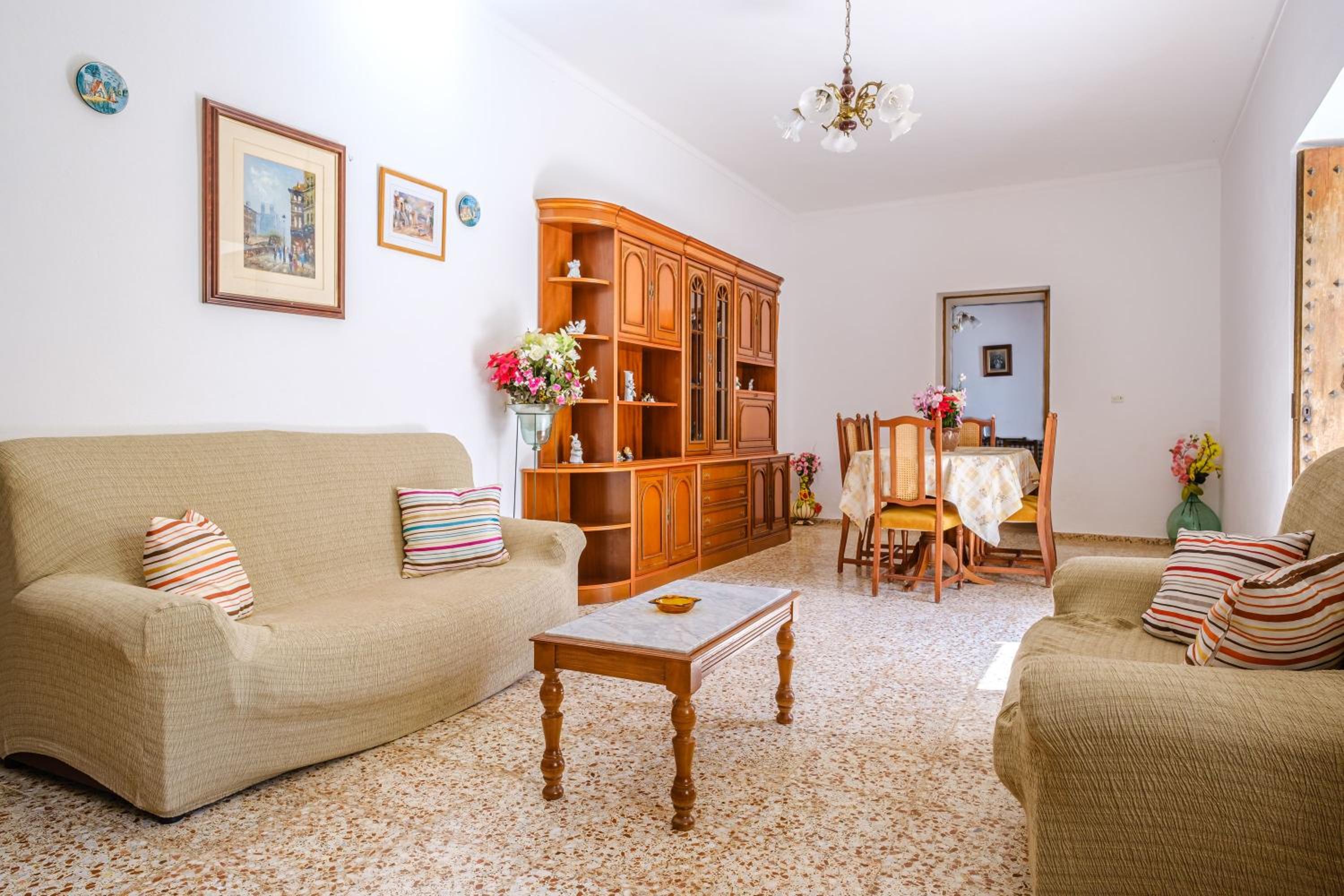Villa - Photo 1