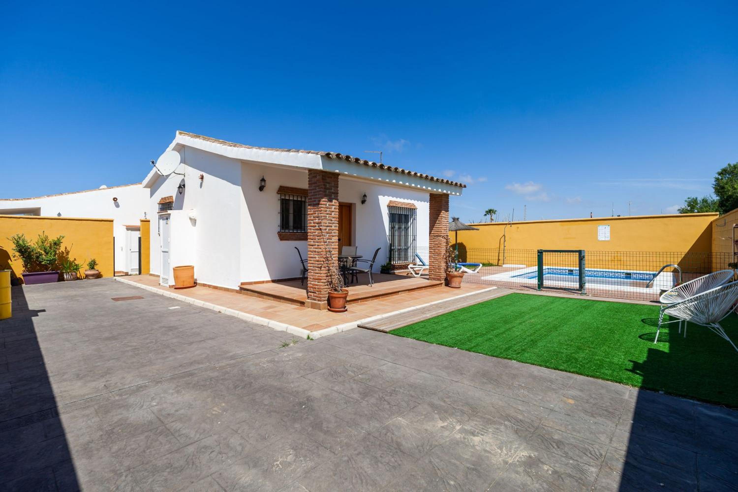 Apartment with Terrace photo 3