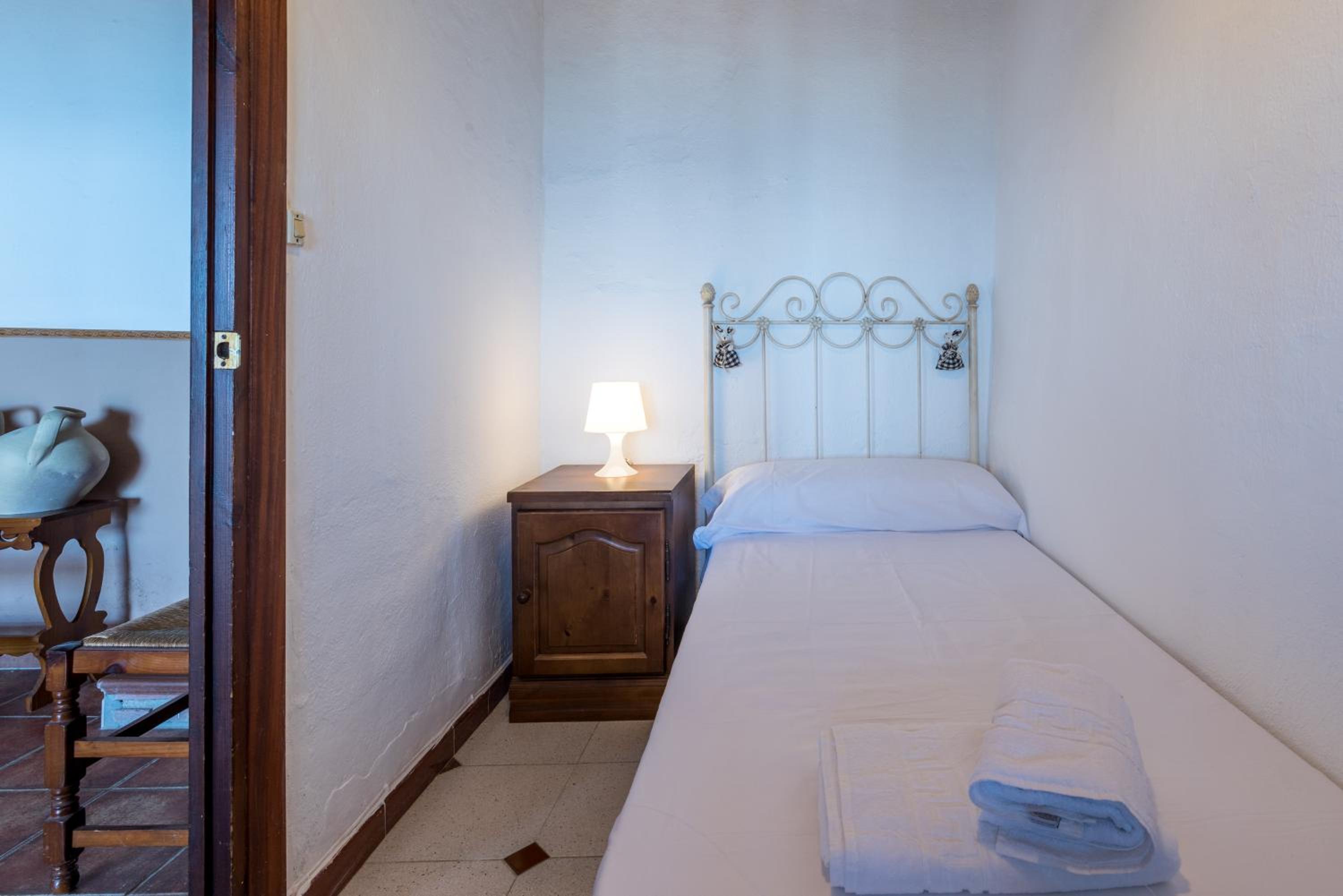 Three-Bedroom House - Photo 10