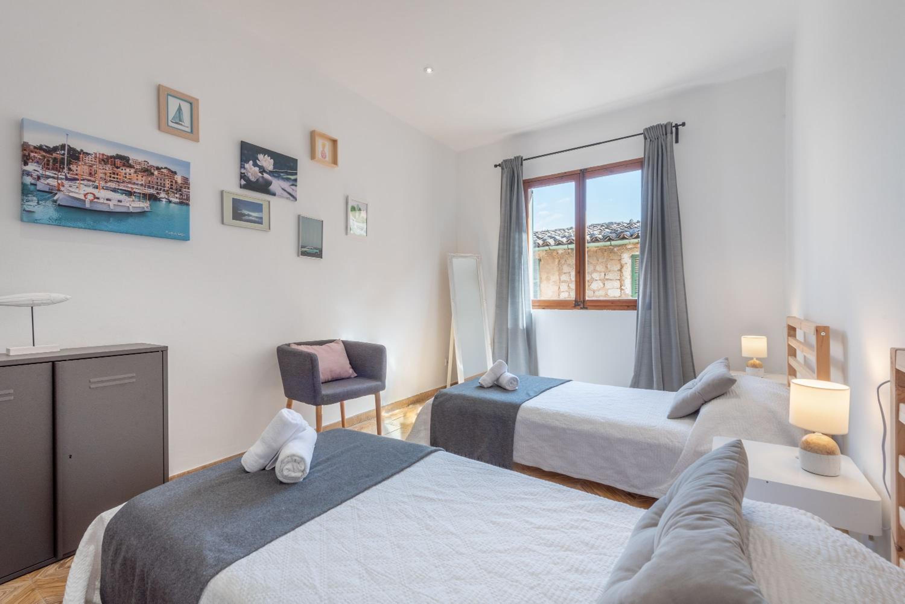 Three-Bedroom House photo 2