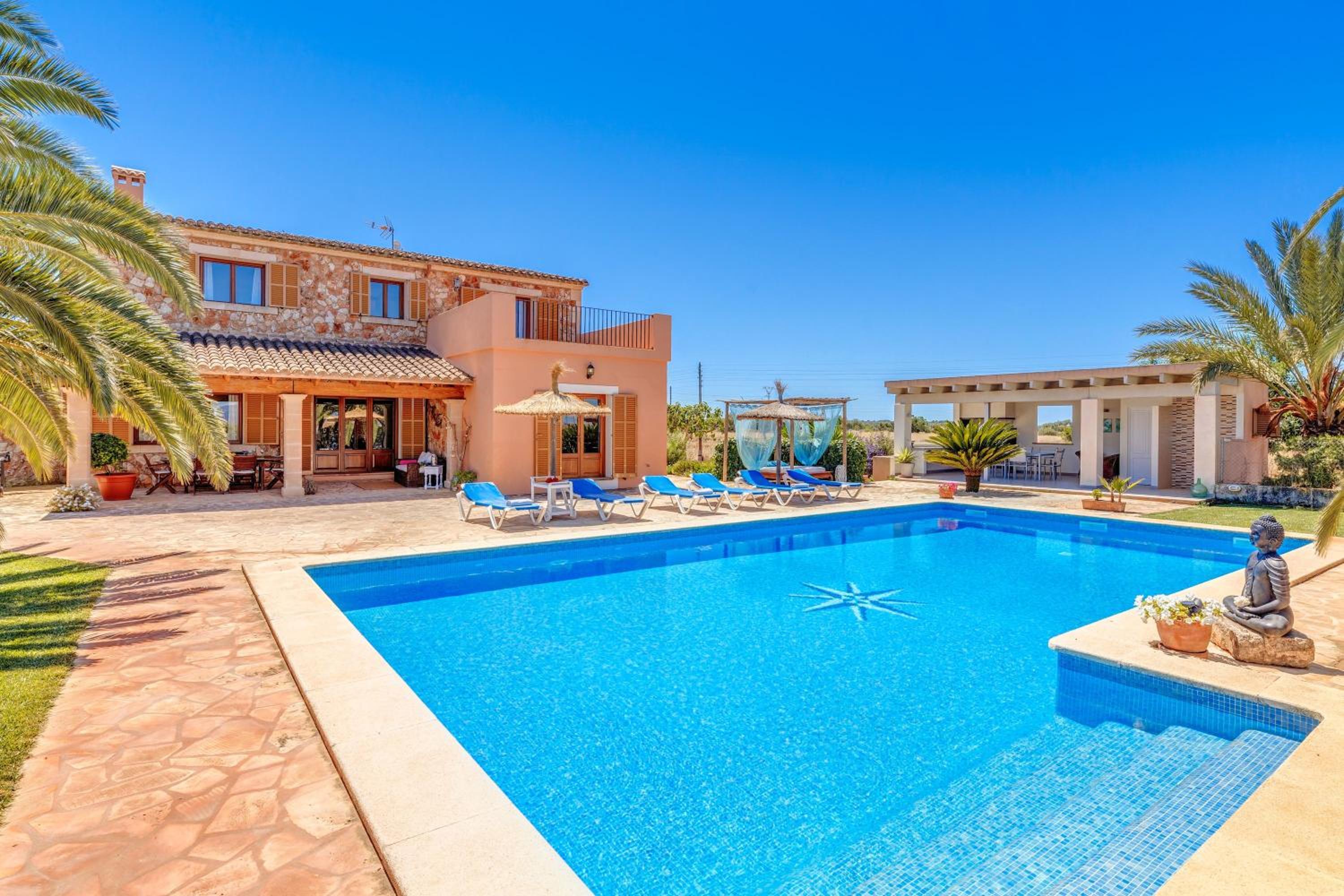 Villa photo 3
