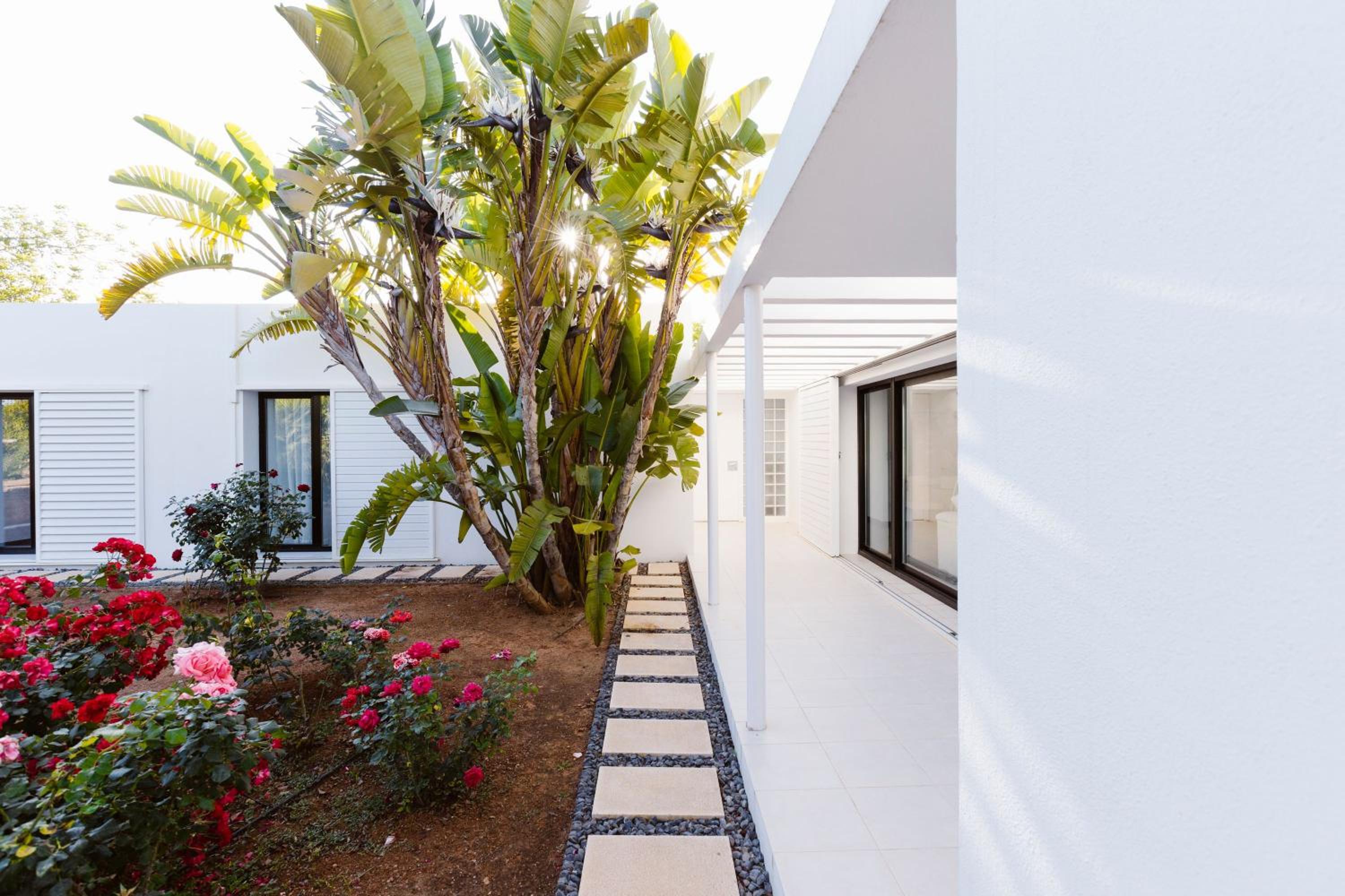 Villa photo 2