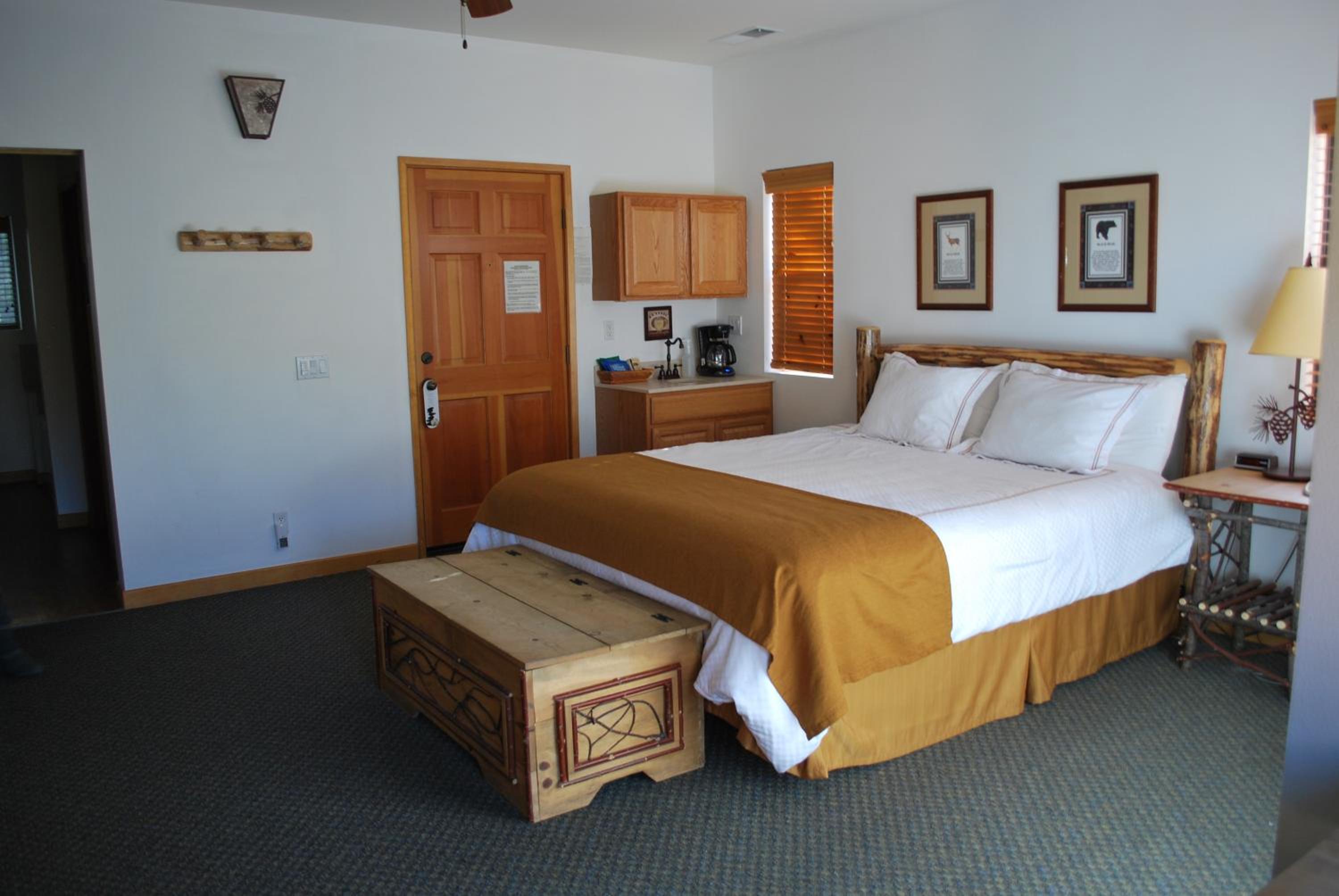 Resort Room - King Bed photo 1