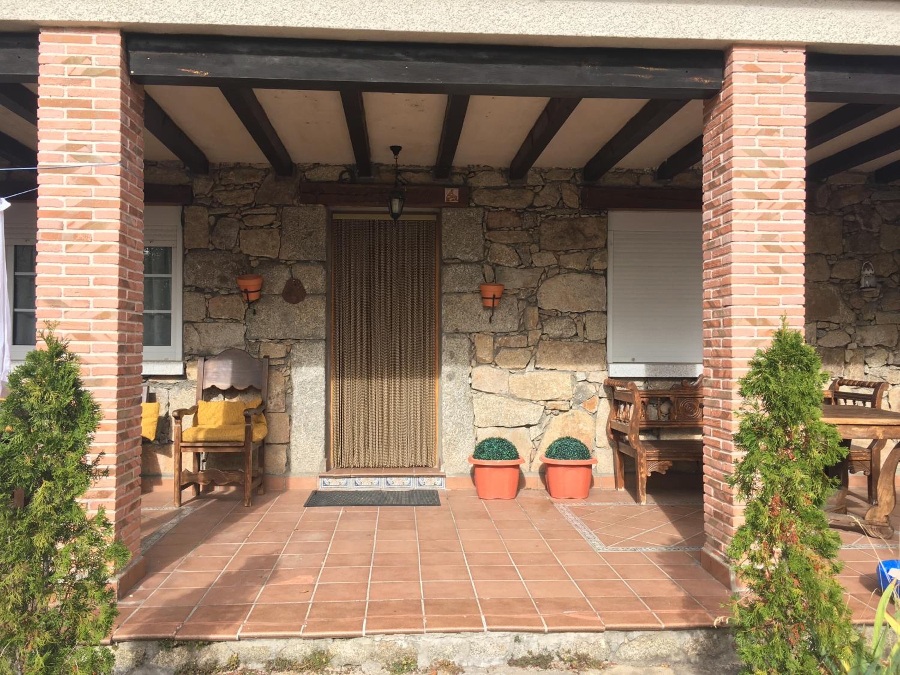 Four-Bedroom House photo 2