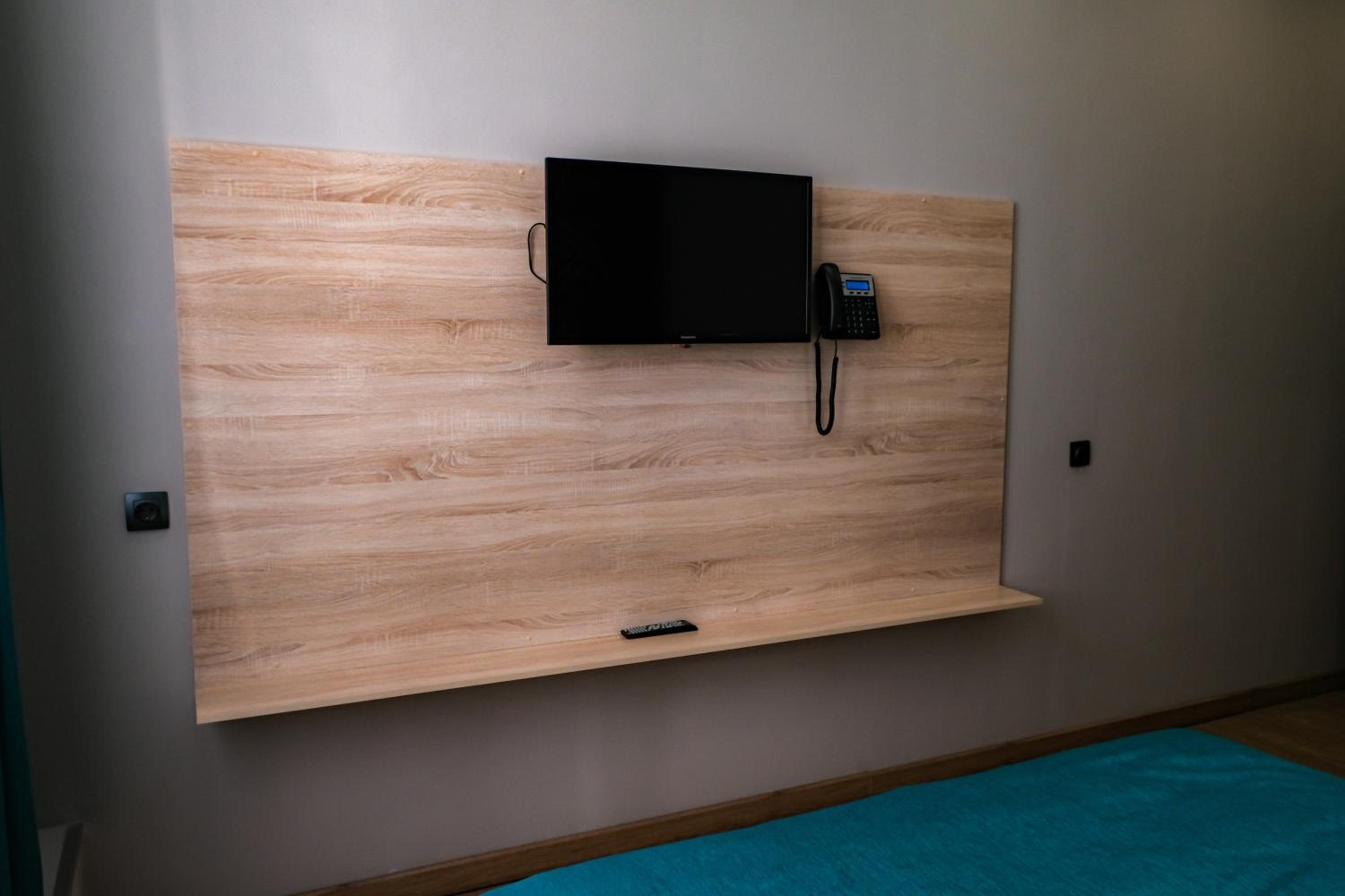 Standard Double Room - Photo 16