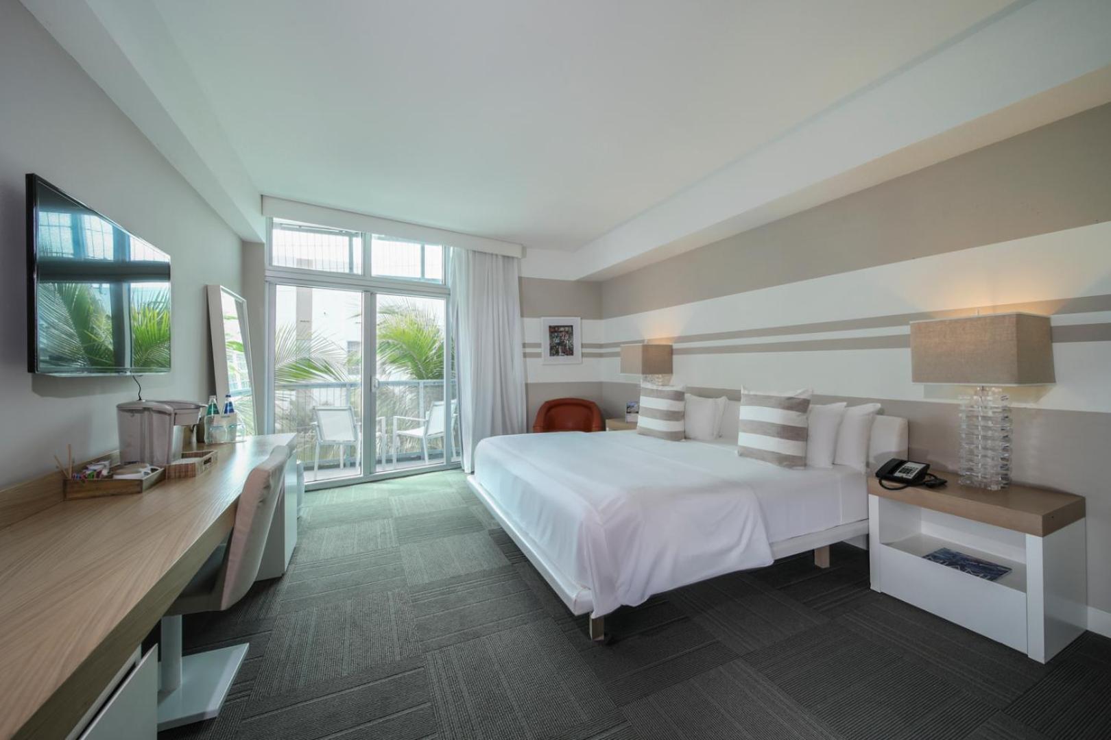 King Room with Partial Ocean View thumbnail 5