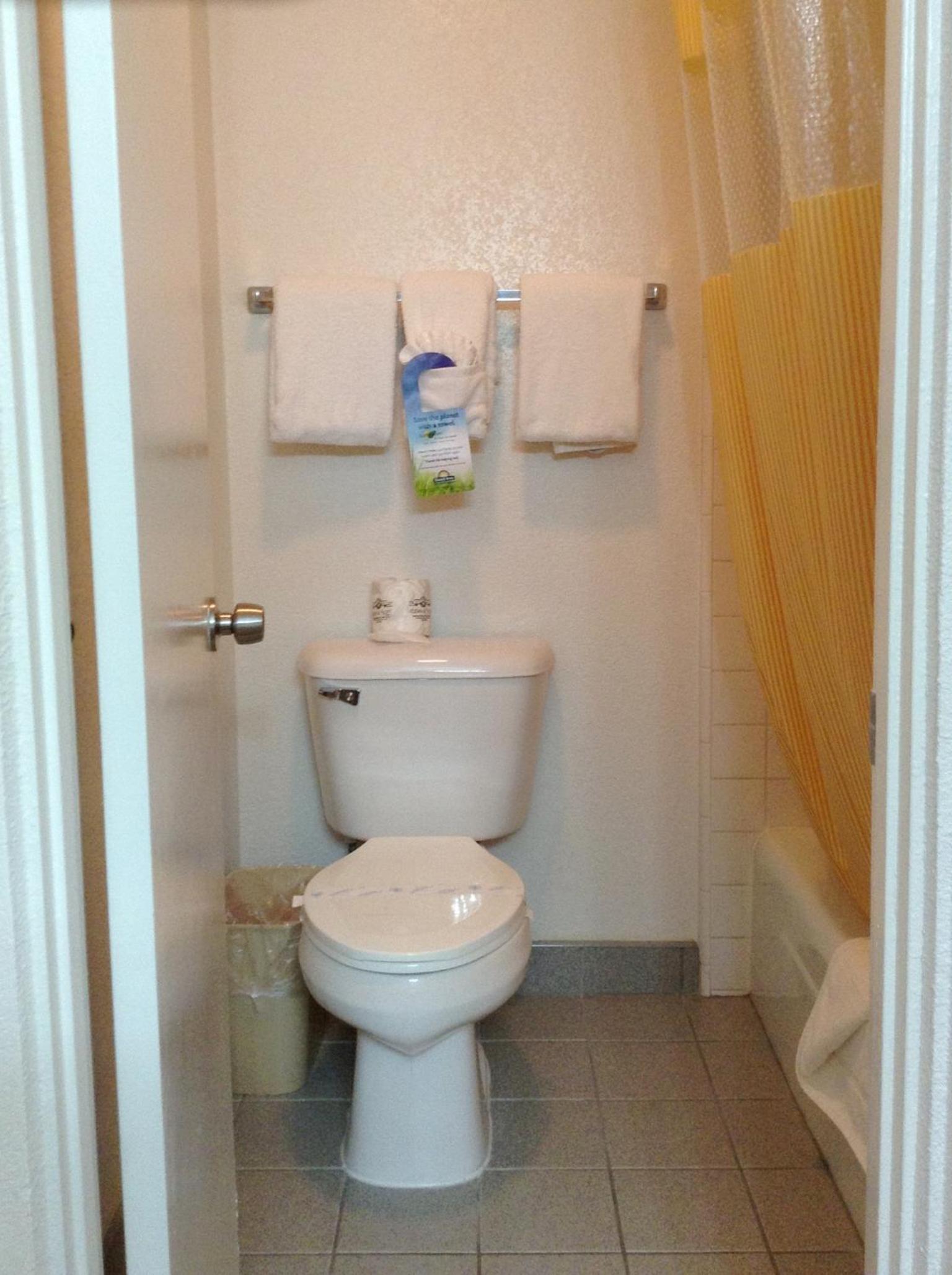 King Room - Non-Smoking - Photo 3