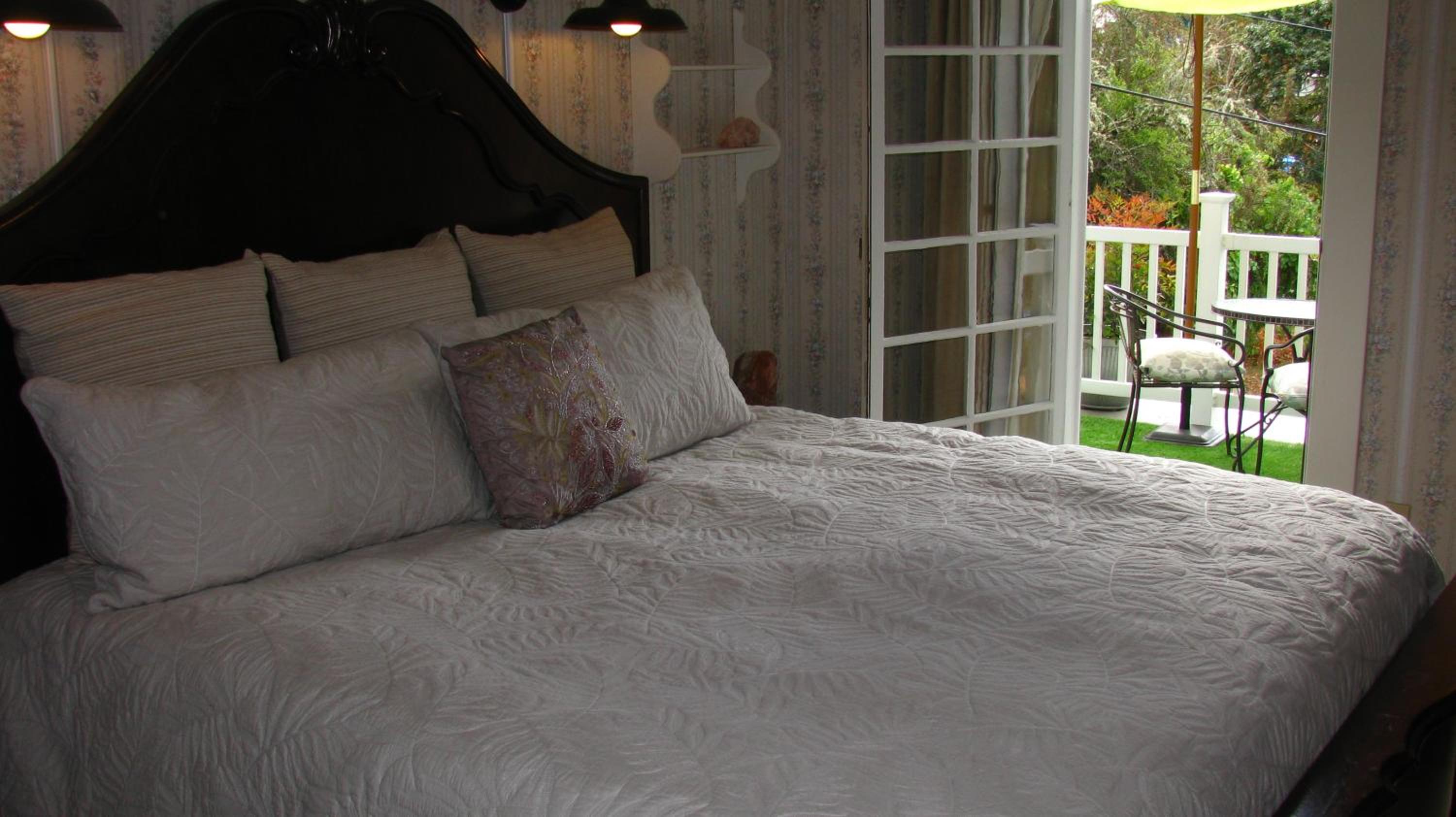 Suite with Balcony - Photo 9