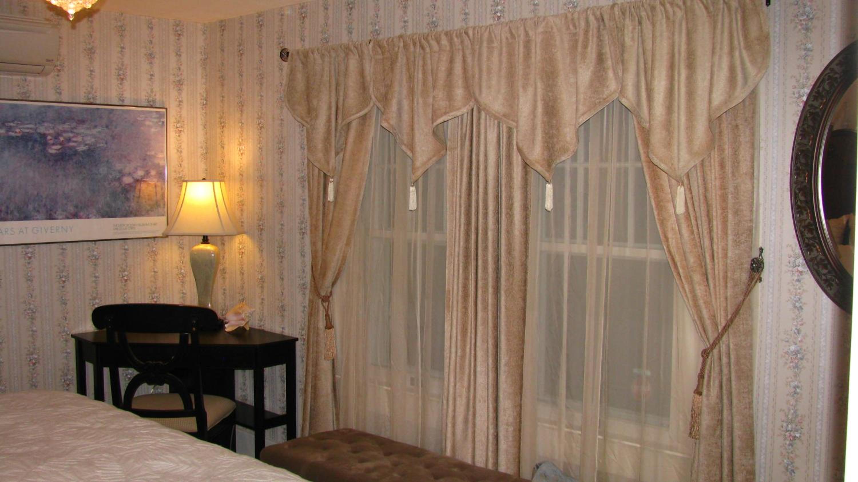 Suite with Balcony - Photo 4