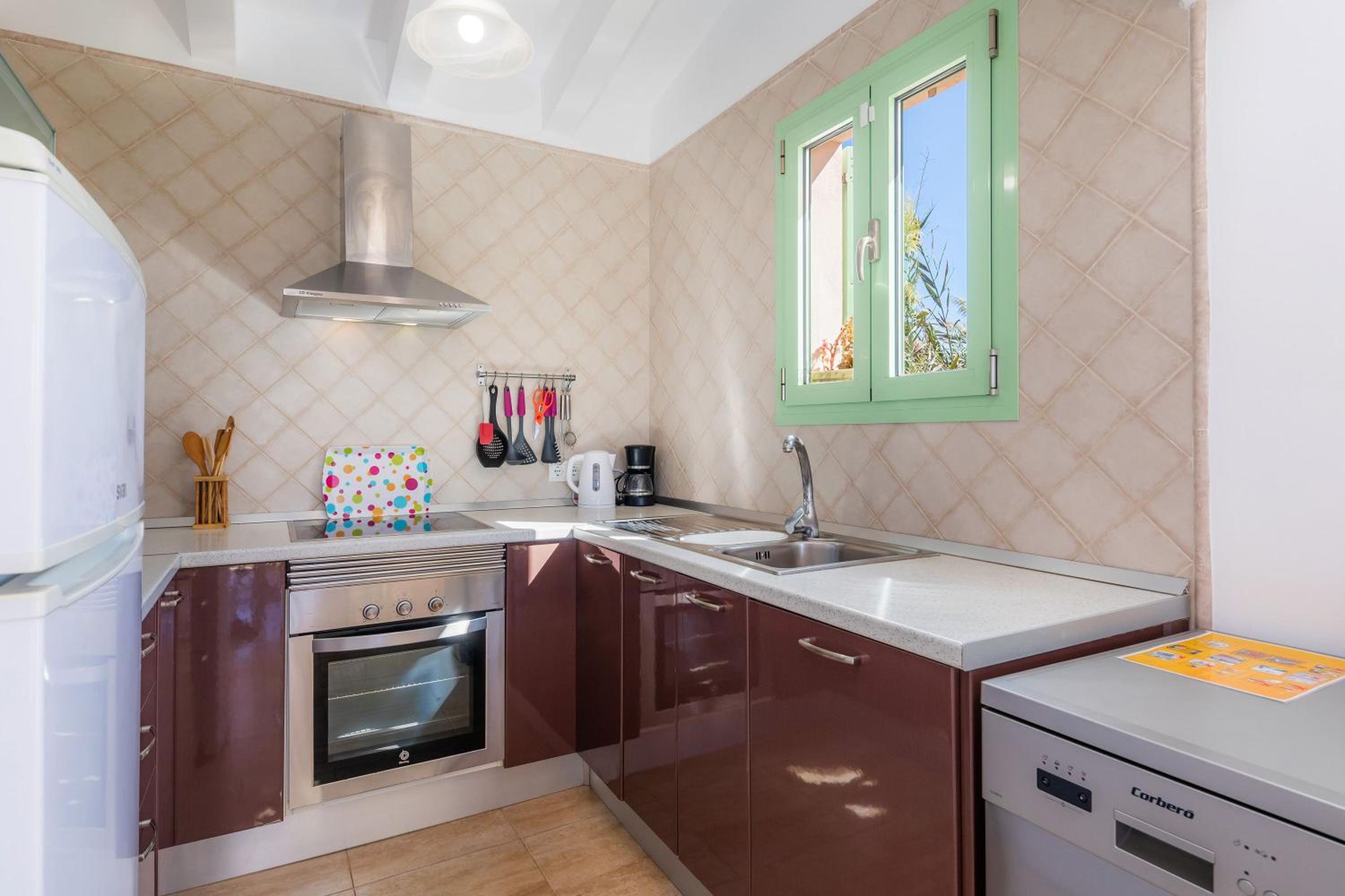 Two-Bedroom House - Photo 19