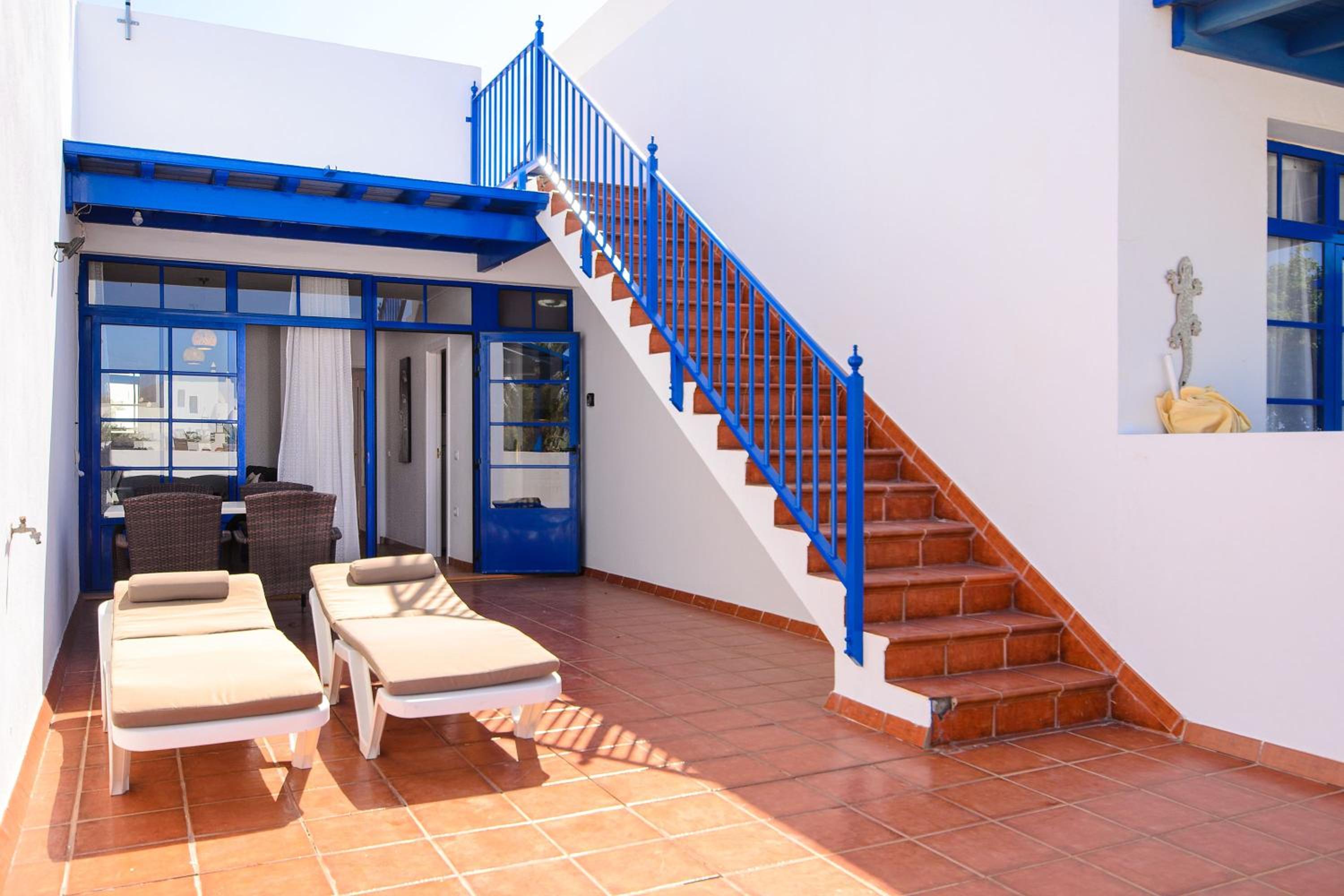 Two-Bedroom Deluxe Apartment with Ocean View photo 2