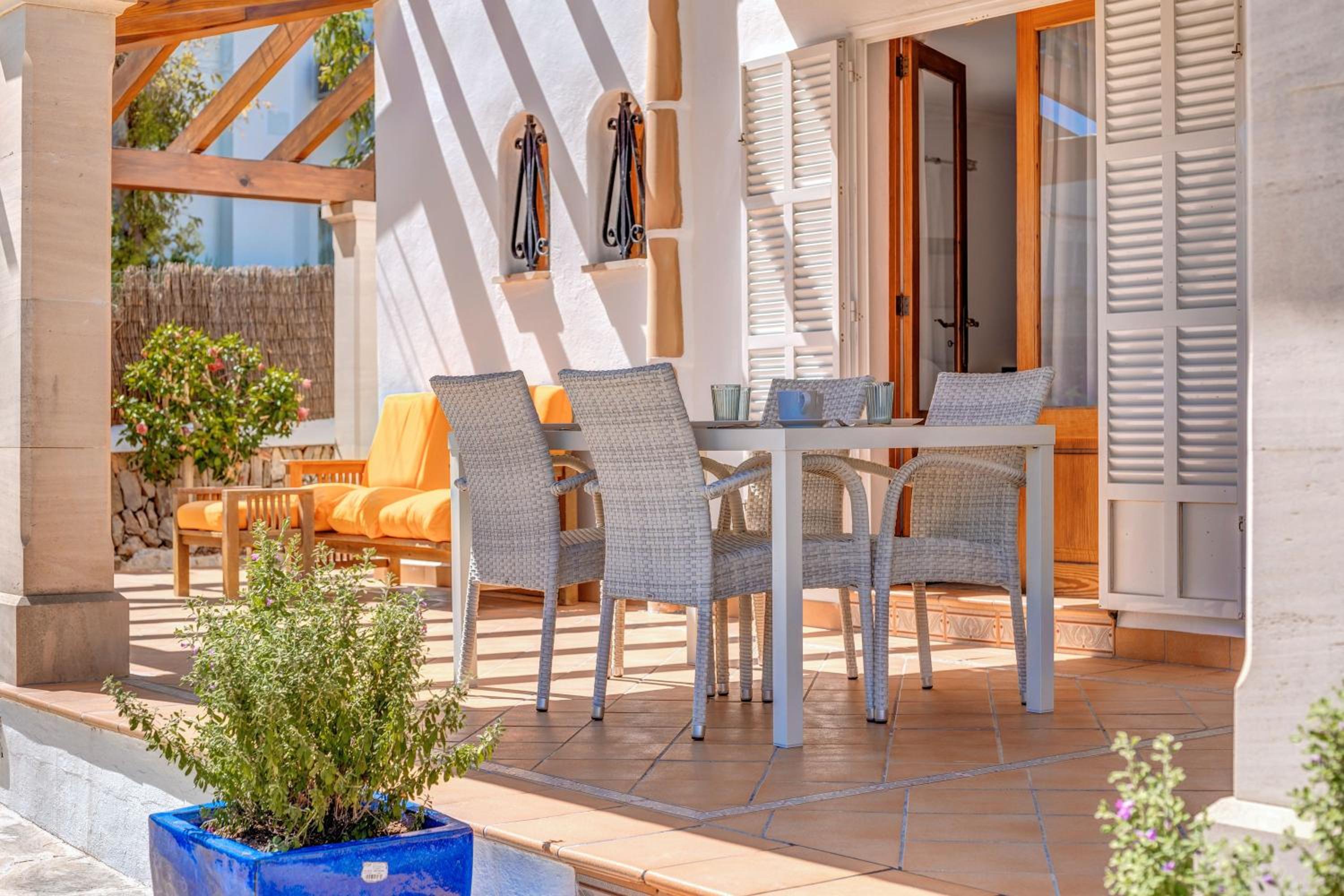 Villa with Garden View