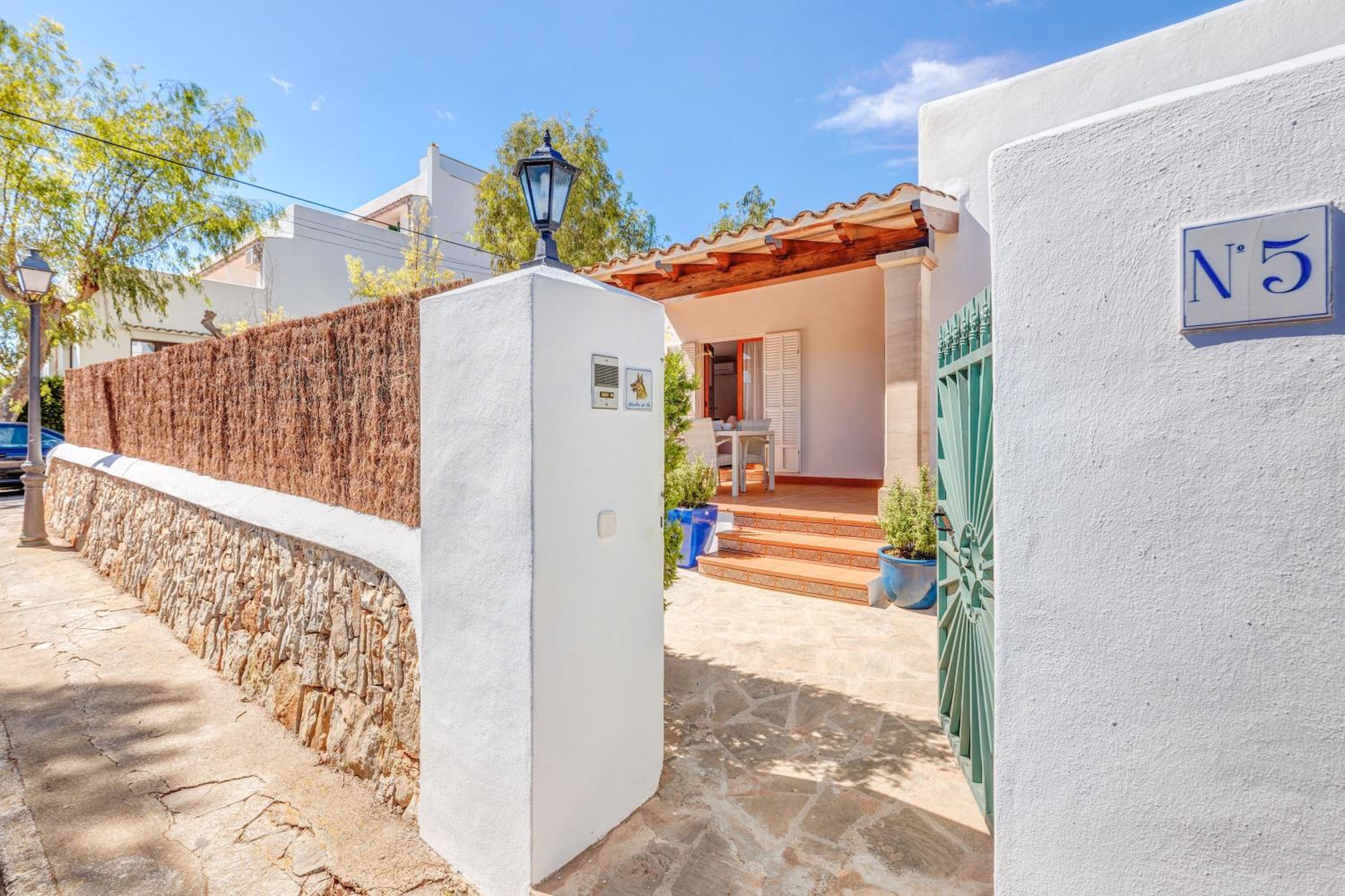 Villa with Garden View