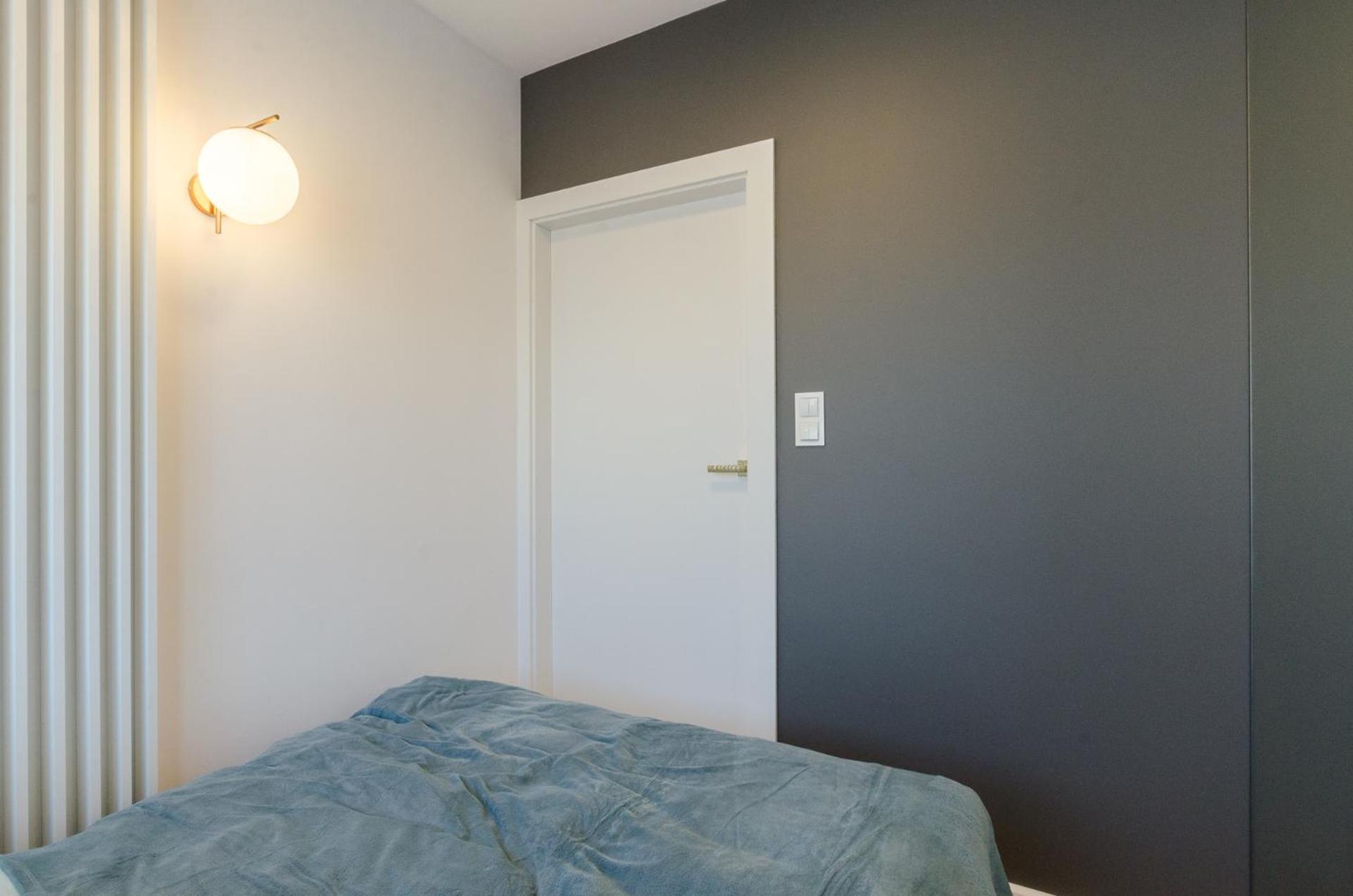 One-Bedroom Apartment - Photo 2