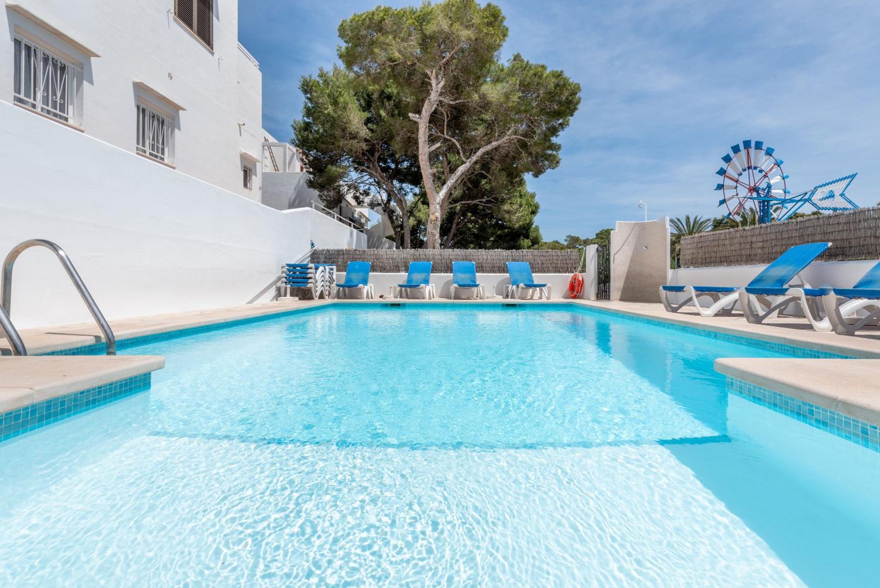 Superior One-Bedroom Apartment with Balcony