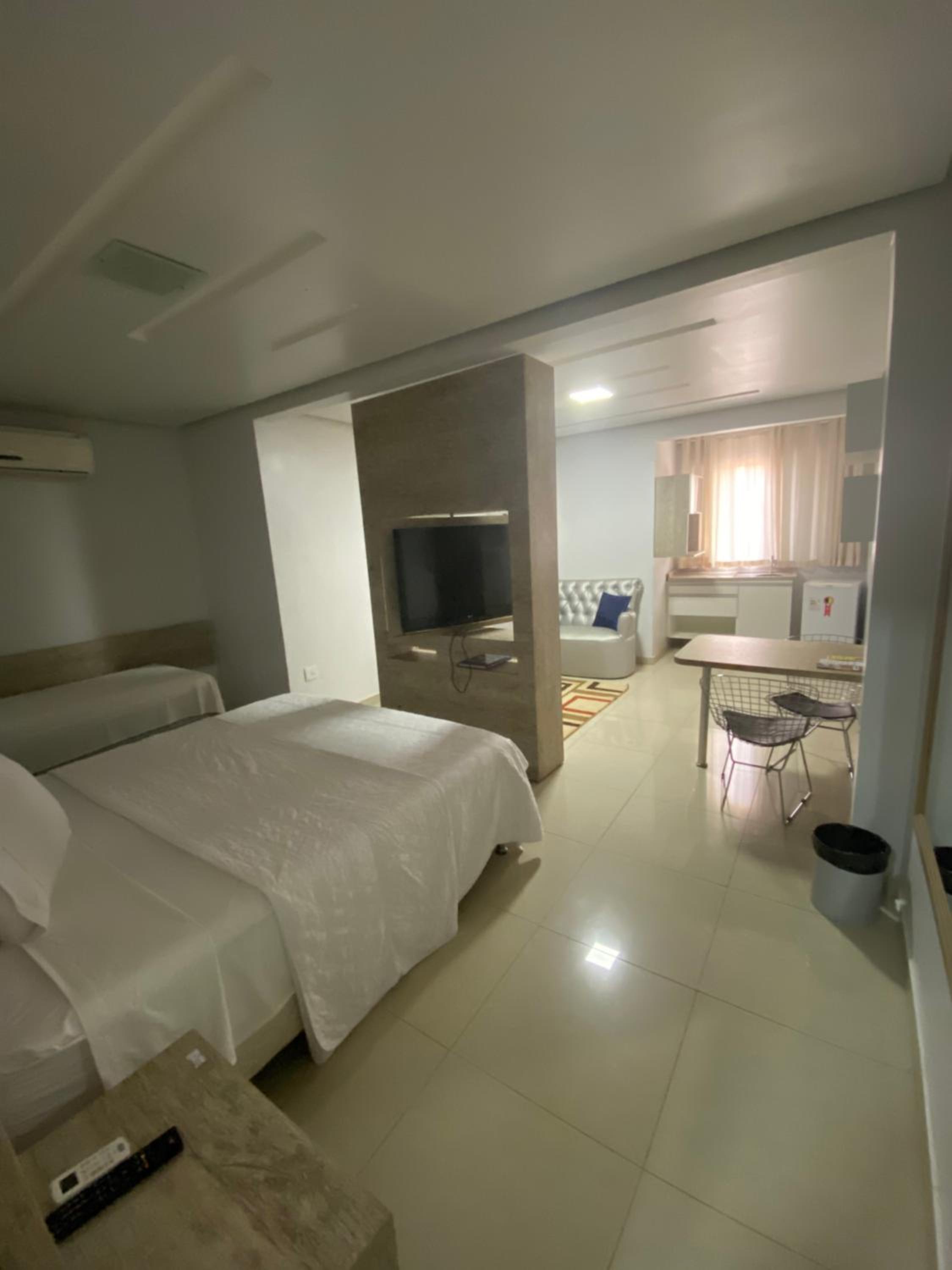 Deluxe Suite with Spa Bath photo 3