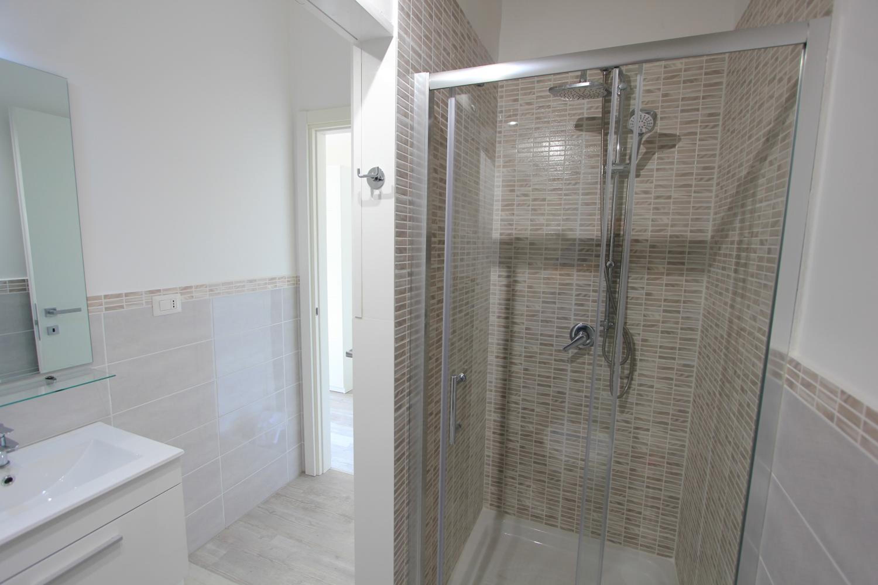 Double Room with Balcony and Sea View - Photo 4