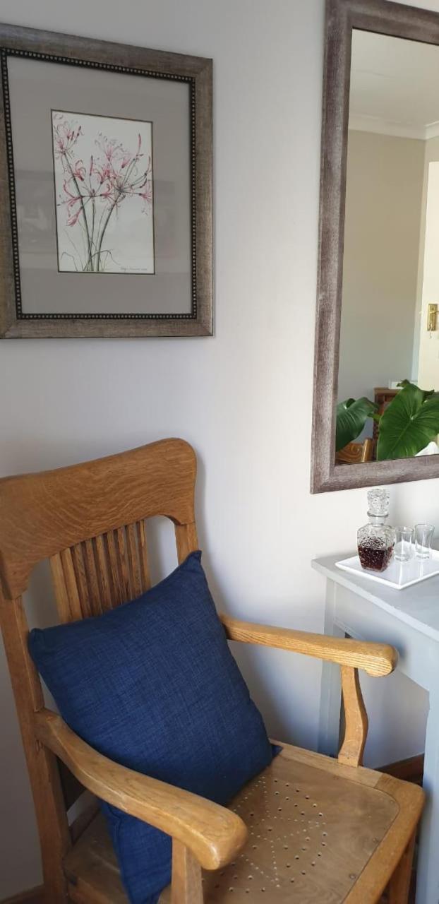 Two-Bedroom Apartment - Photo 3