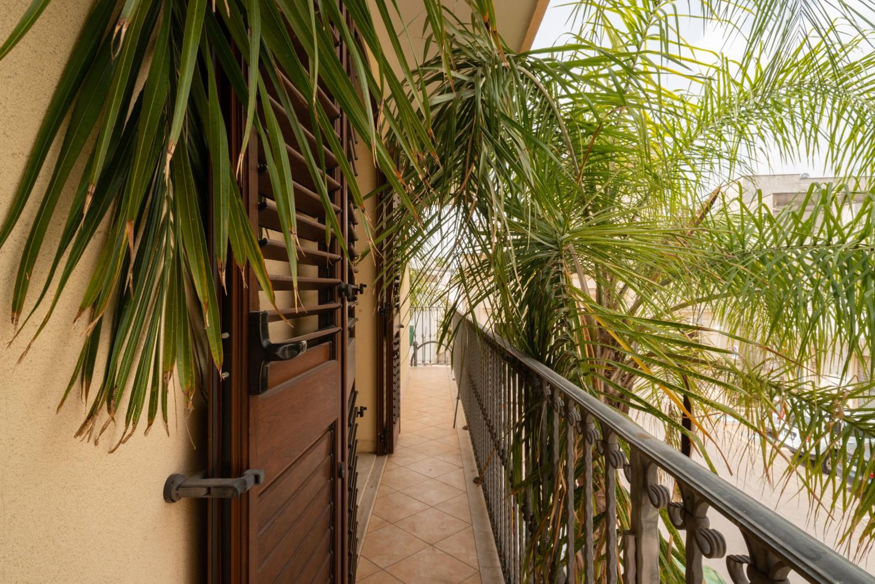 Superior One-Bedroom Apartment with Balcony - Photo 14