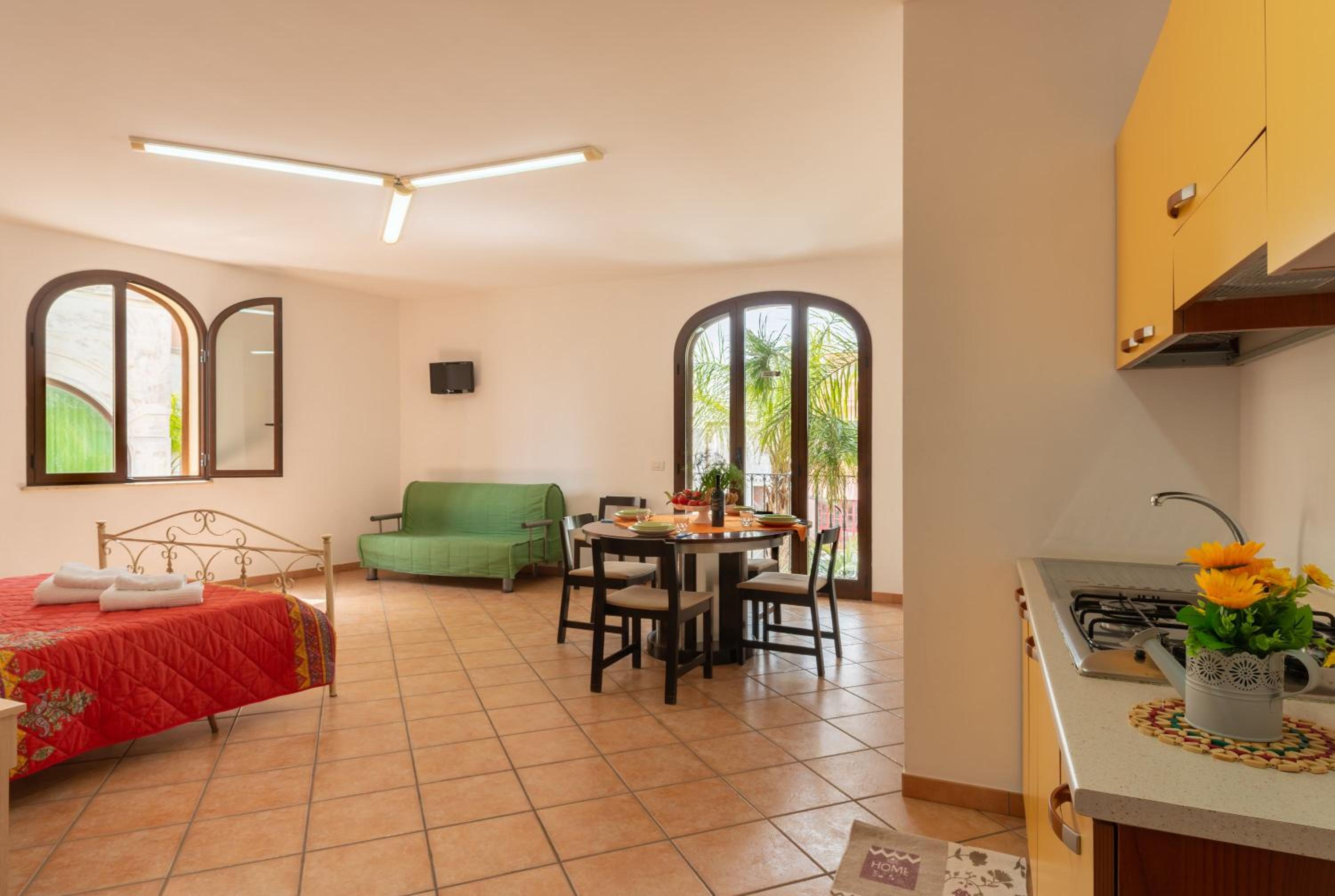 Superior One-Bedroom Apartment with Balcony - Photo 6