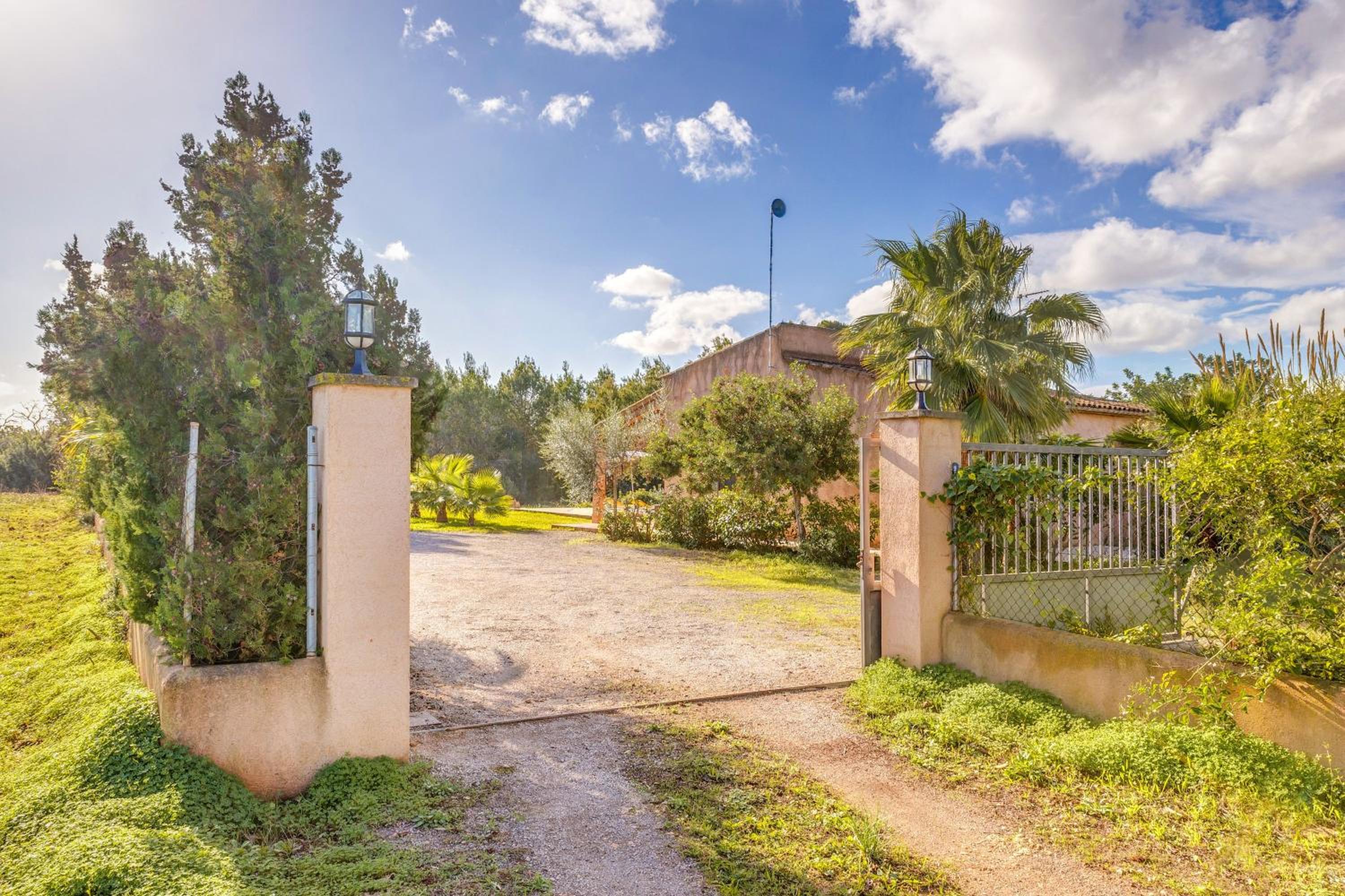 Villa photo 3