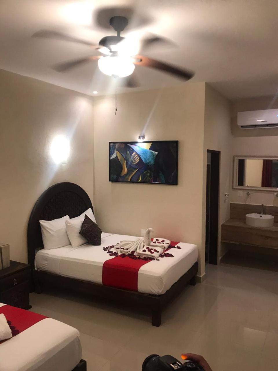 Double Room with Two Double Beds - Photo 1