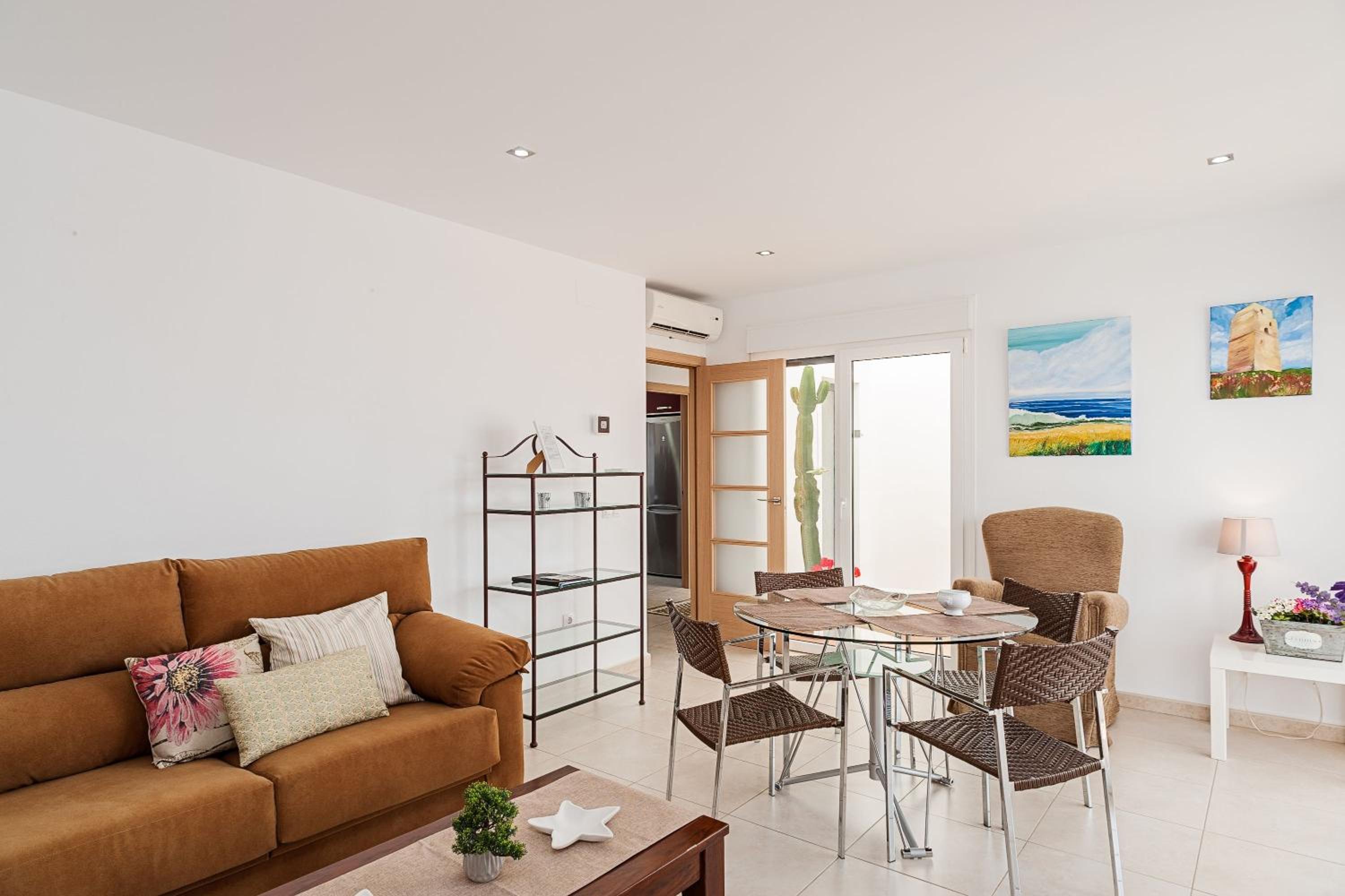 Two-Bedroom Deluxe Apartment with Balcony
