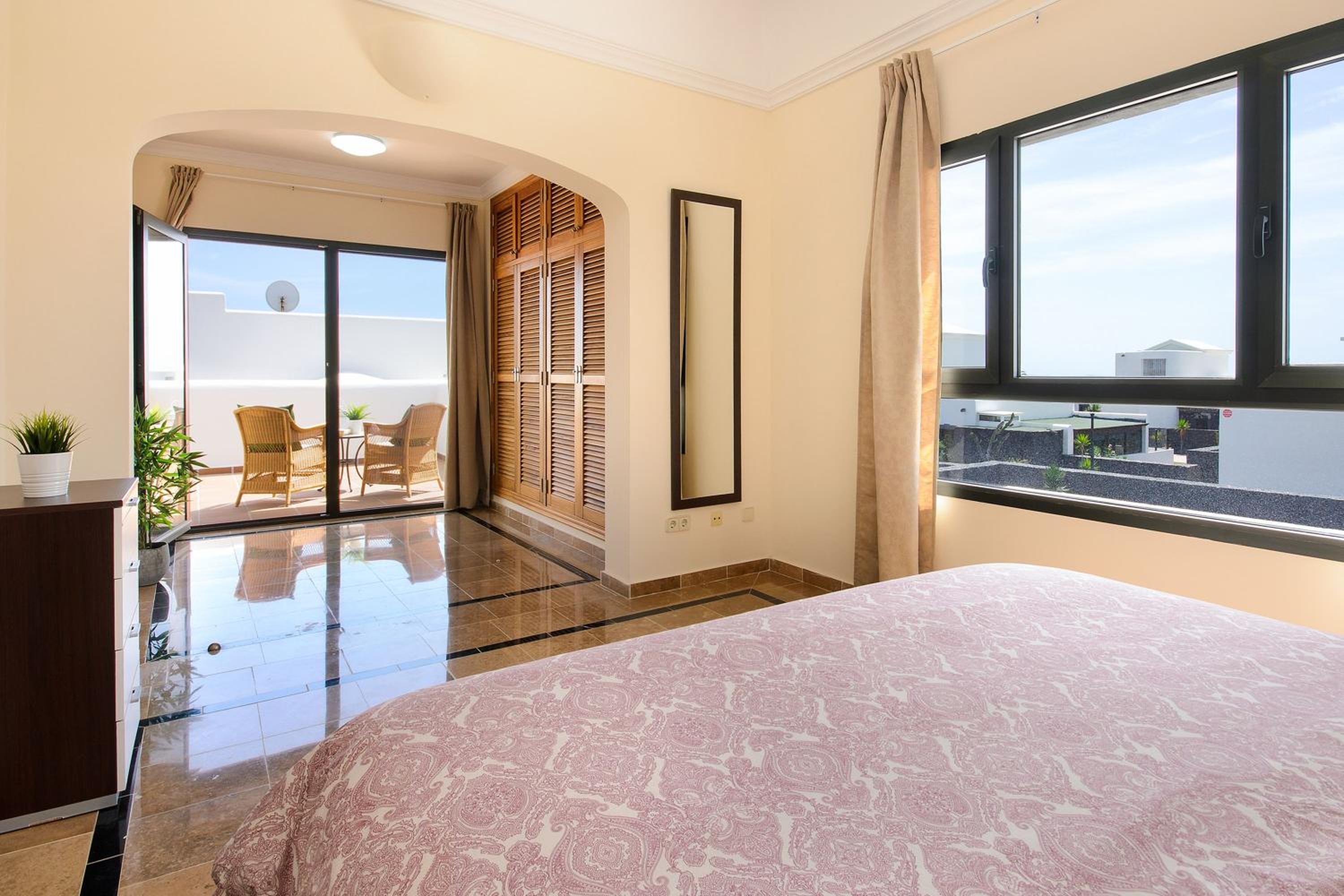 Villa with Sea View - Photo 21