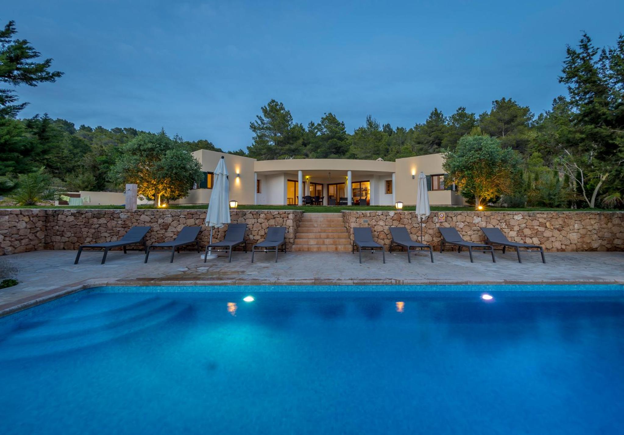 Villa photo 2
