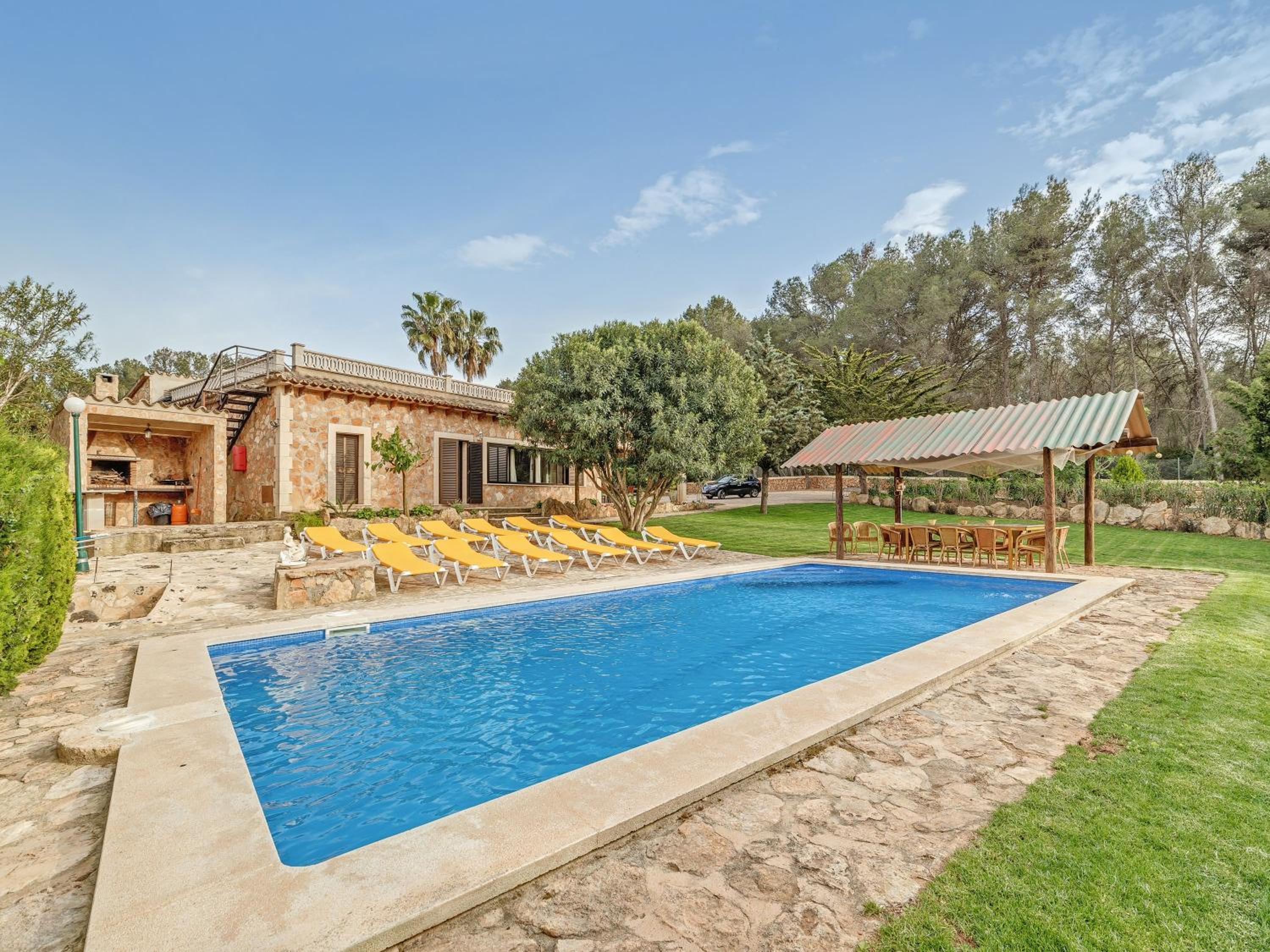 Villa photo 3