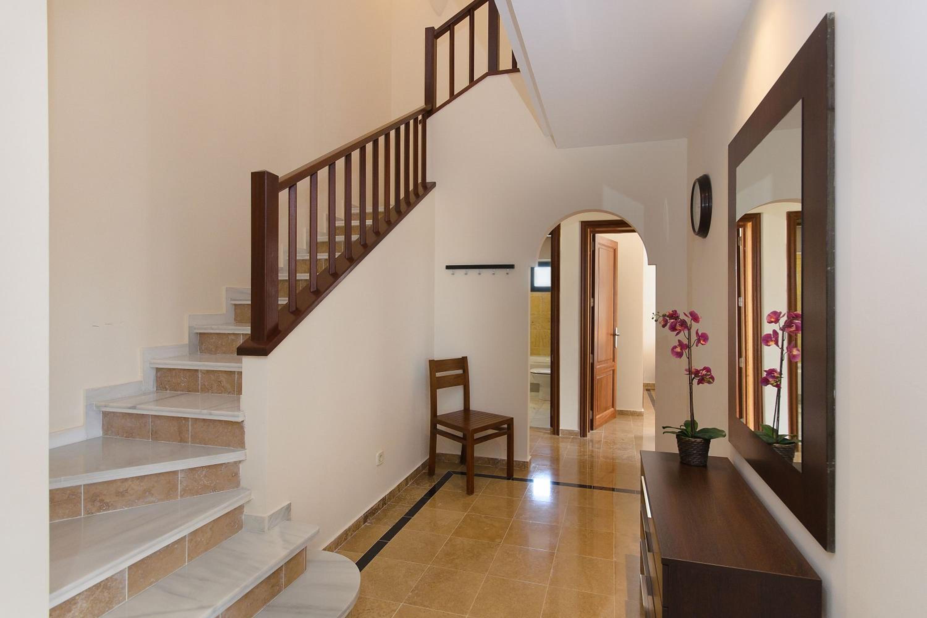 Villa with Sea View - Photo 24