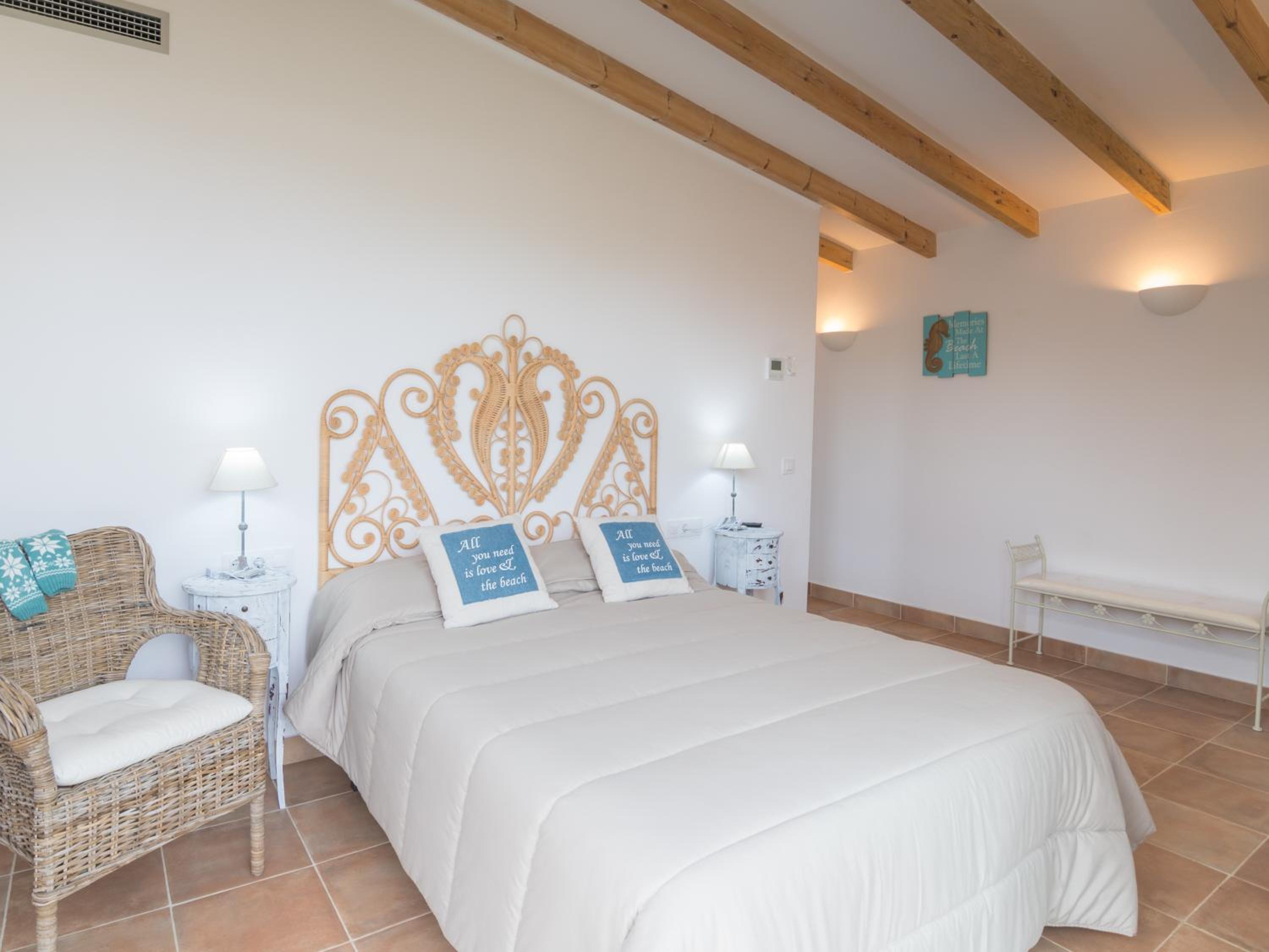 Villa with Sea View - Photo 26
