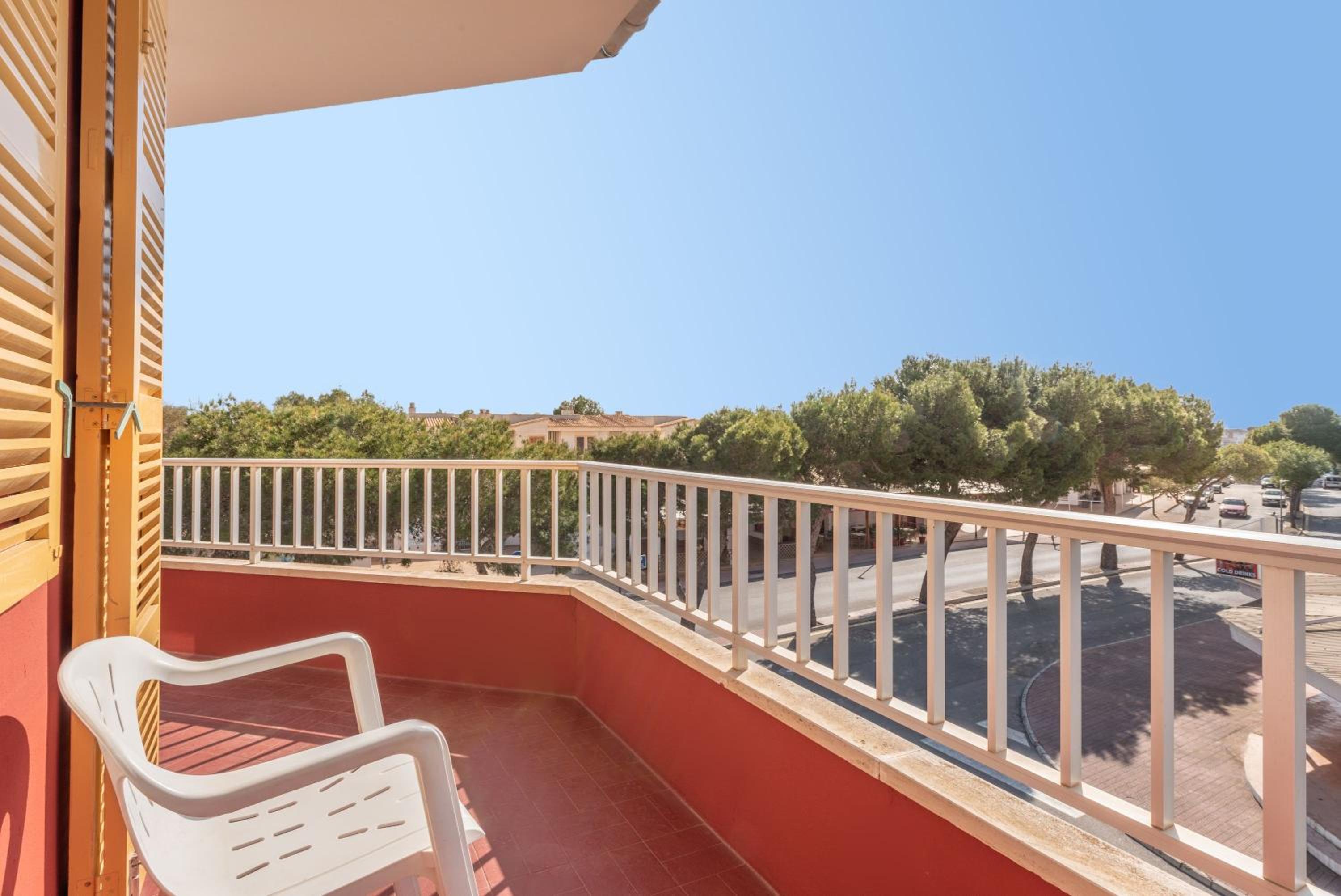 Superior One-Bedroom Apartment with Balcony - Photo 2