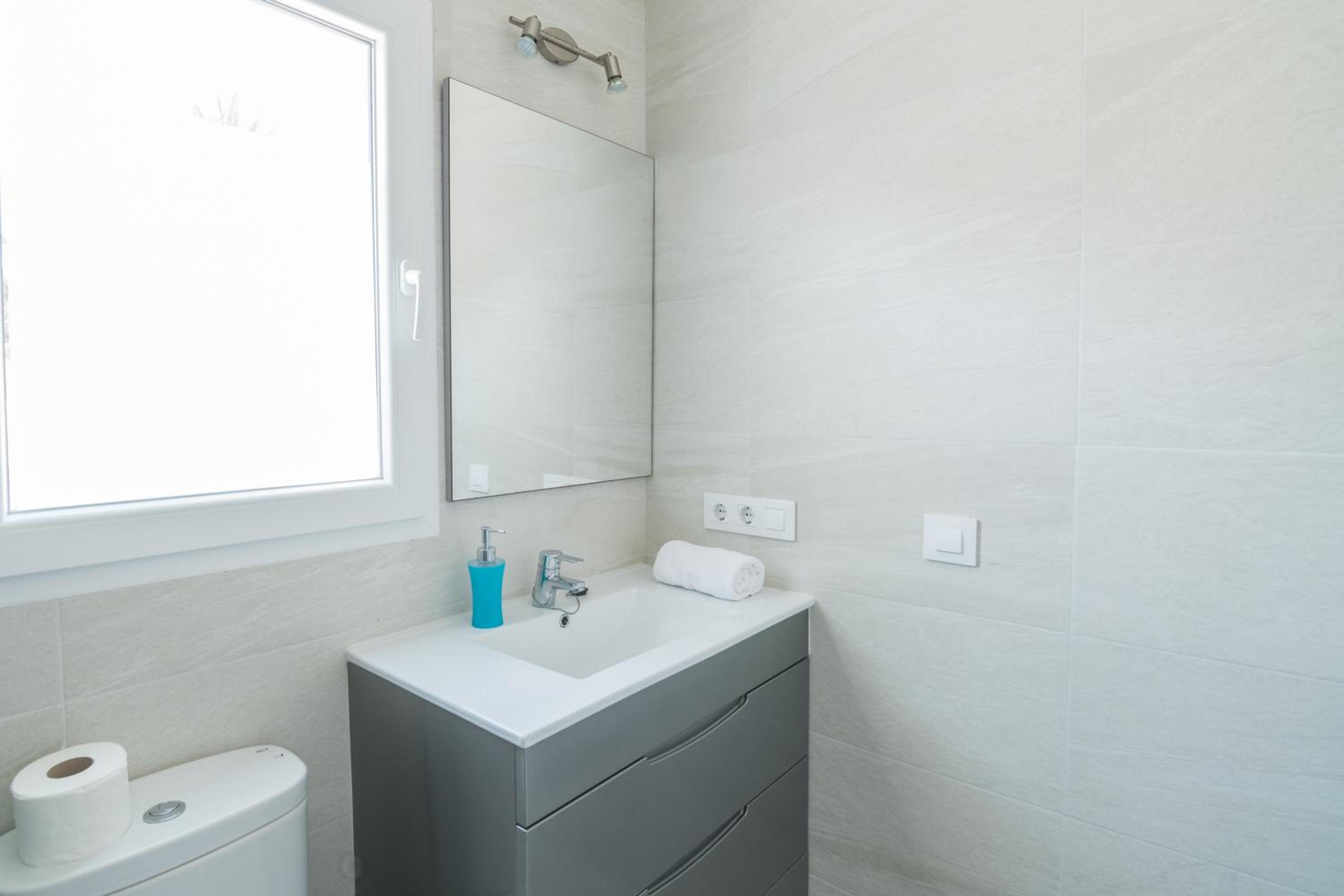 Two-Bedroom House - Photo 17