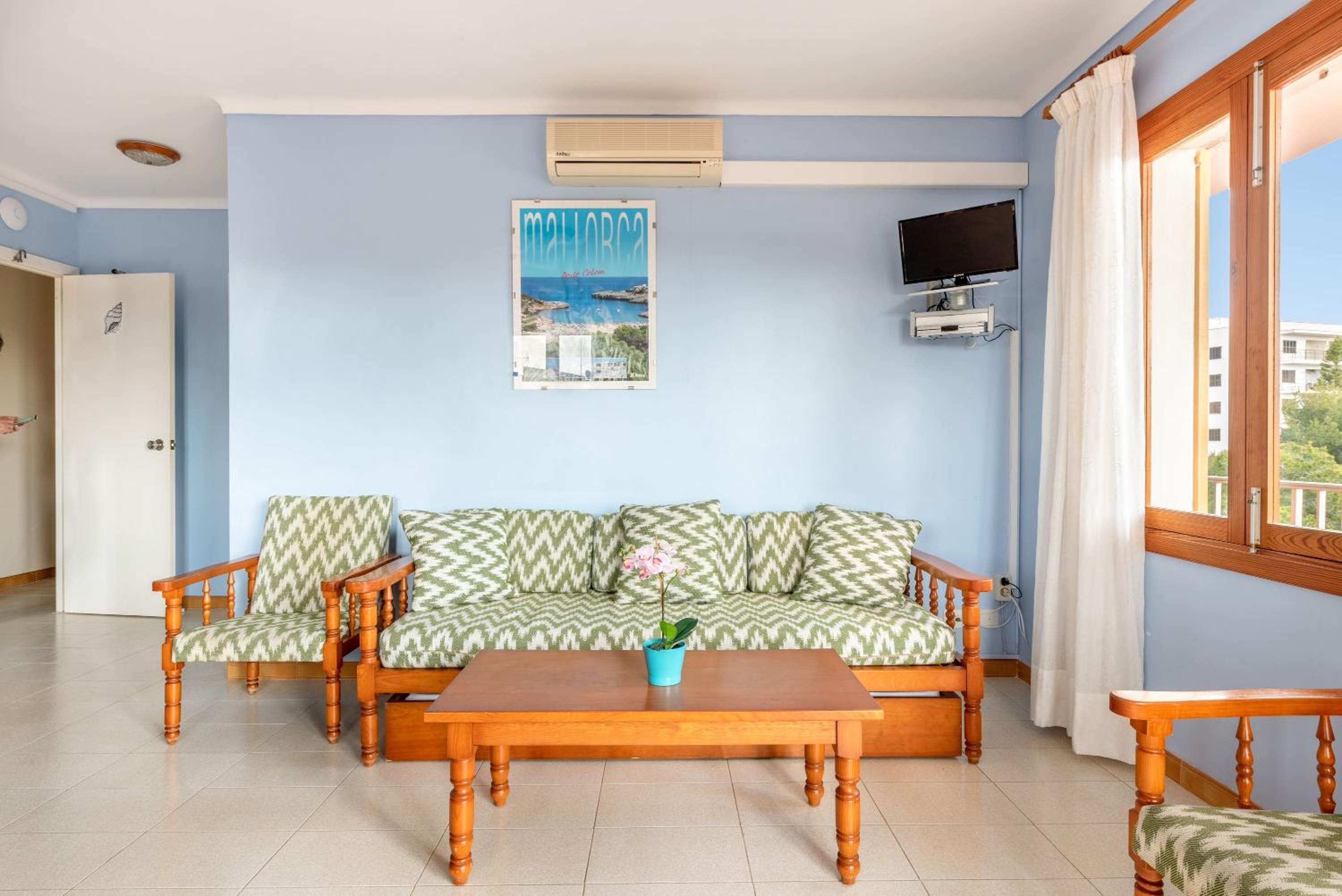 Superior One-Bedroom Apartment with Balcony - Photo 13