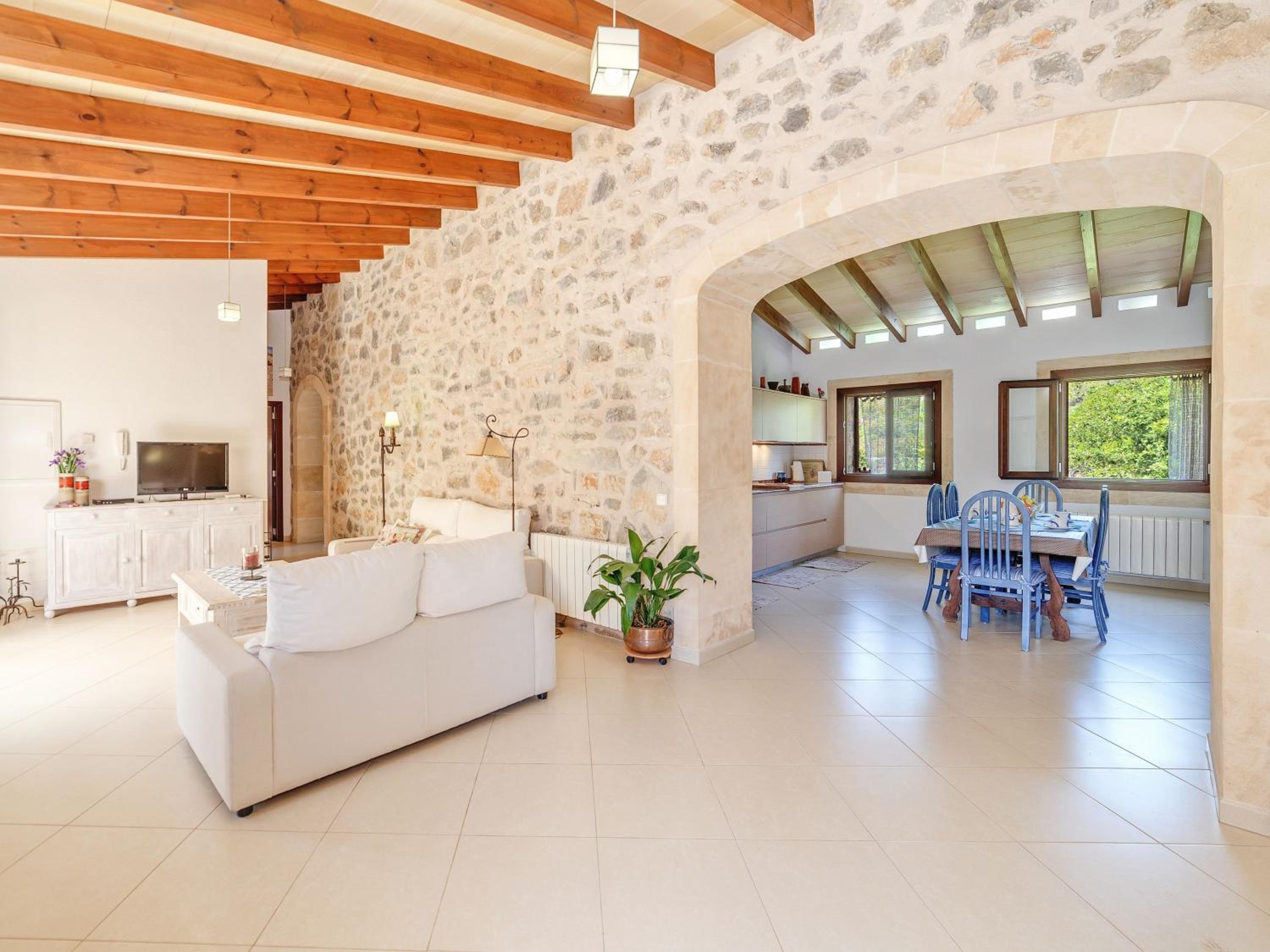Villa photo 3