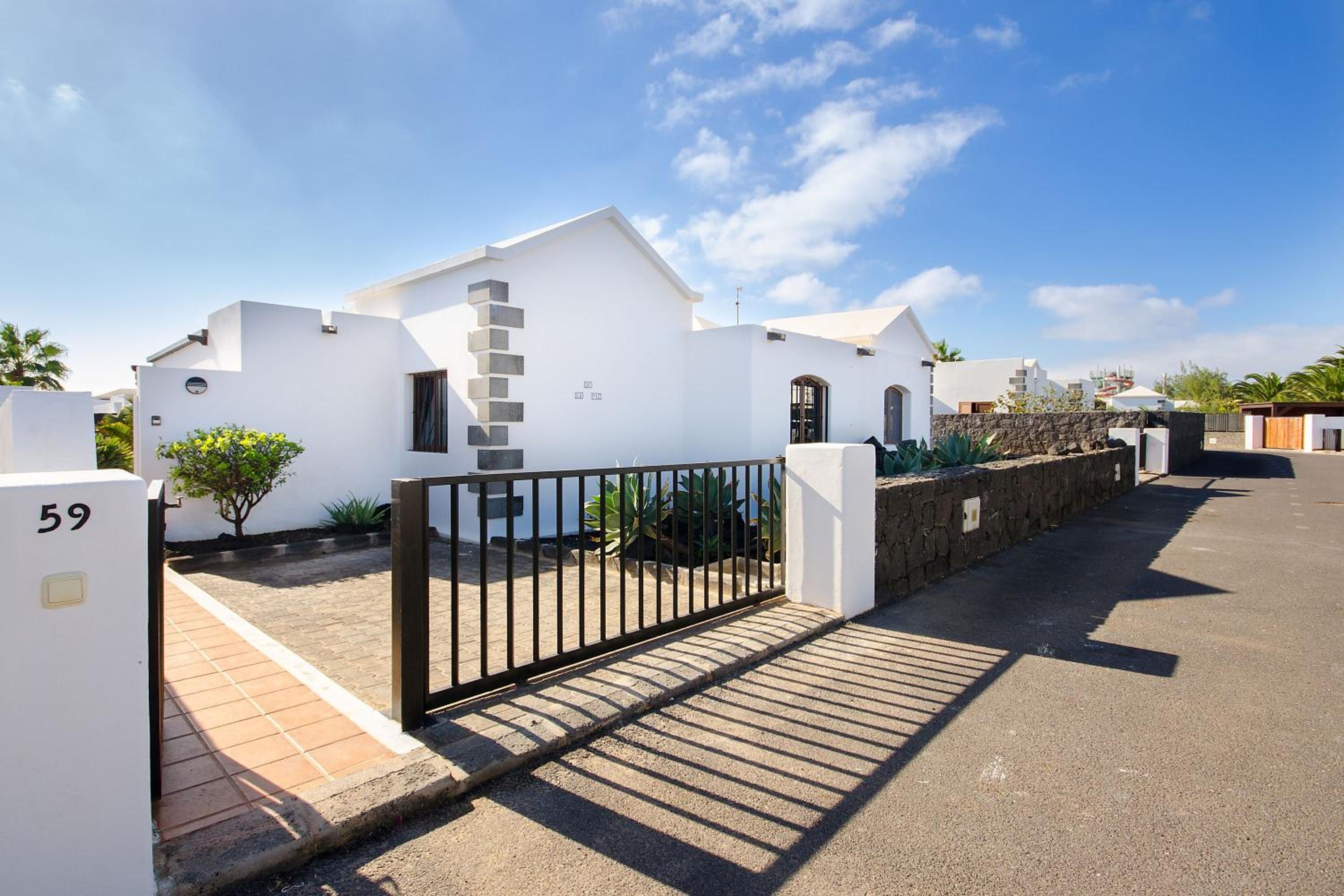 Villa with Garden View - Photo 24
