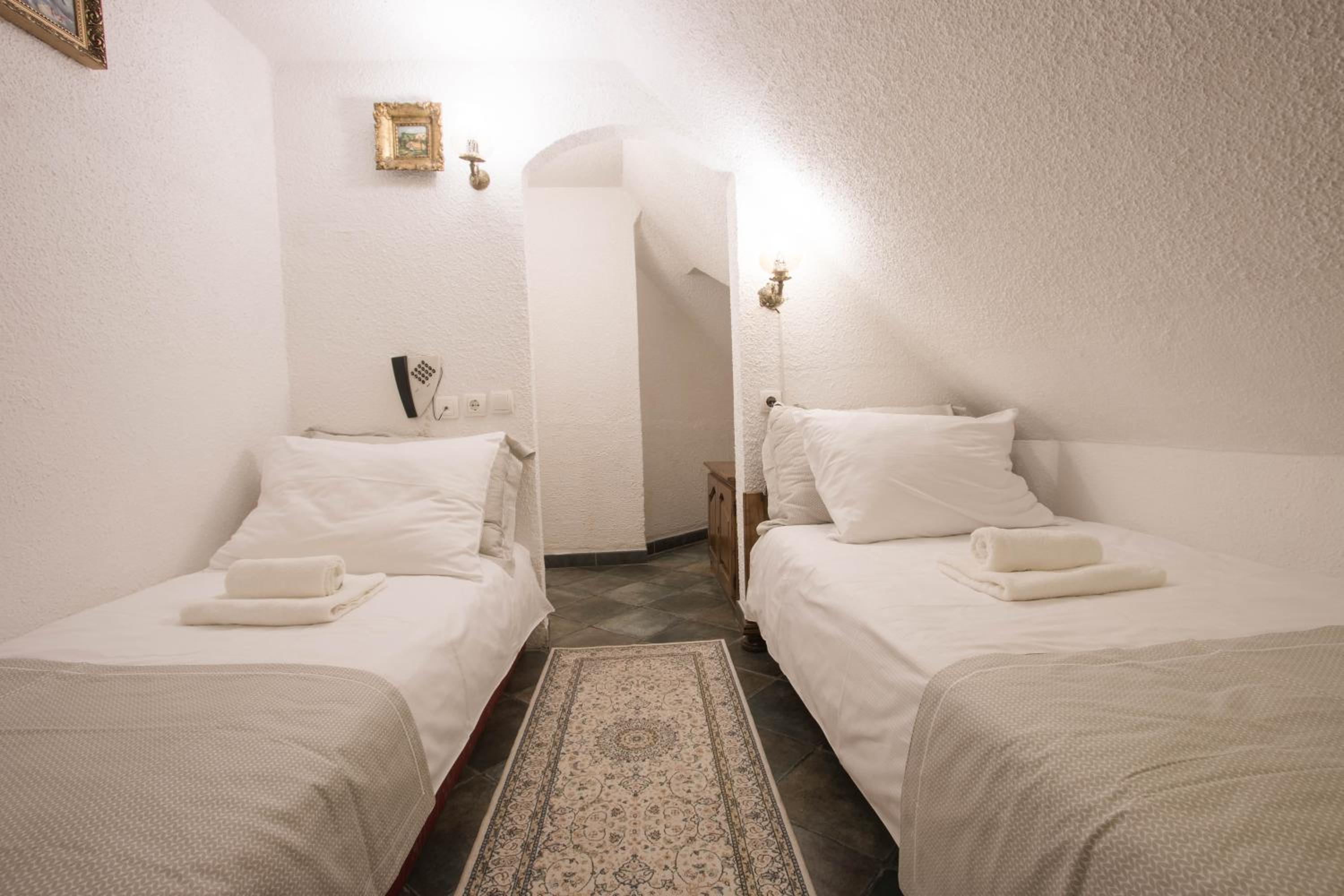 Economy Double or Twin Room photo 2