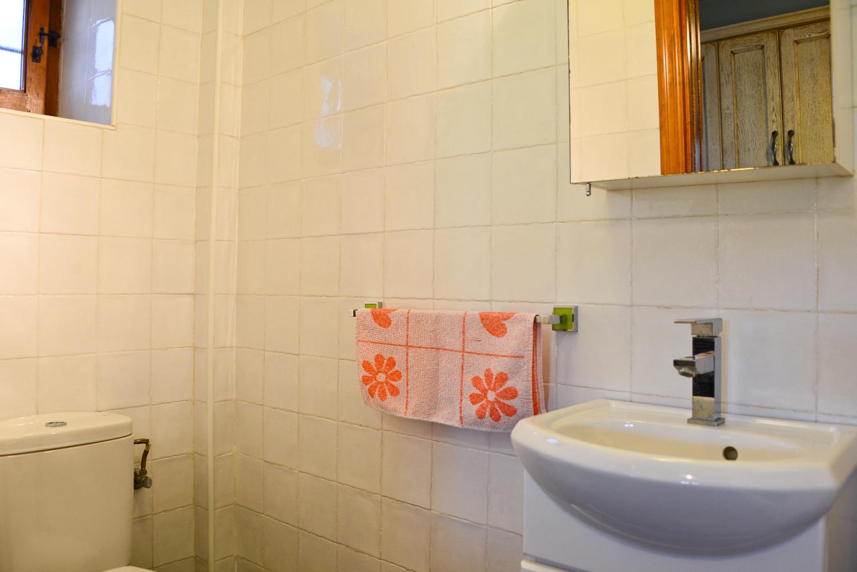 Two-Bedroom House - Photo 15
