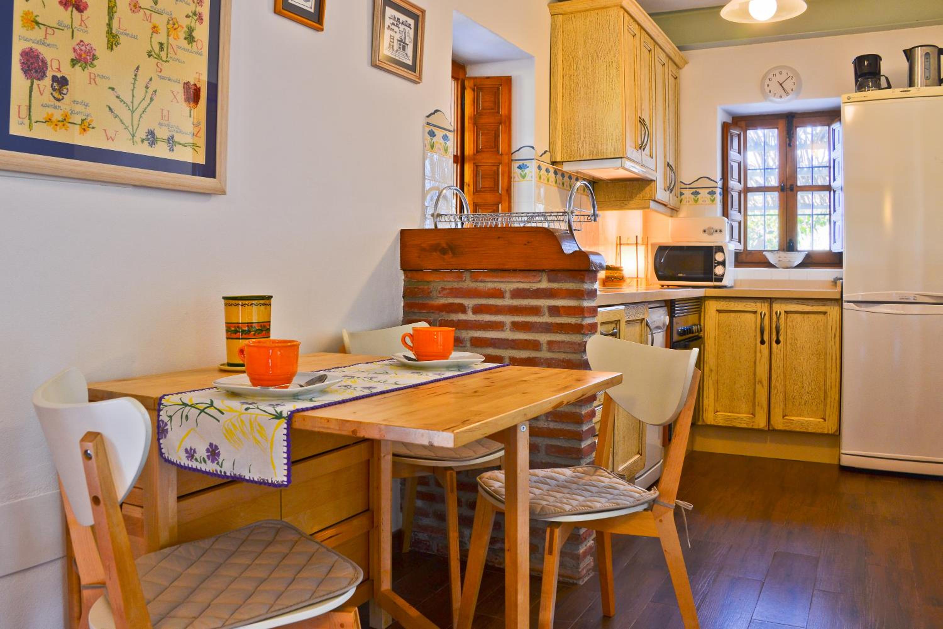 Two-Bedroom House - Photo 10