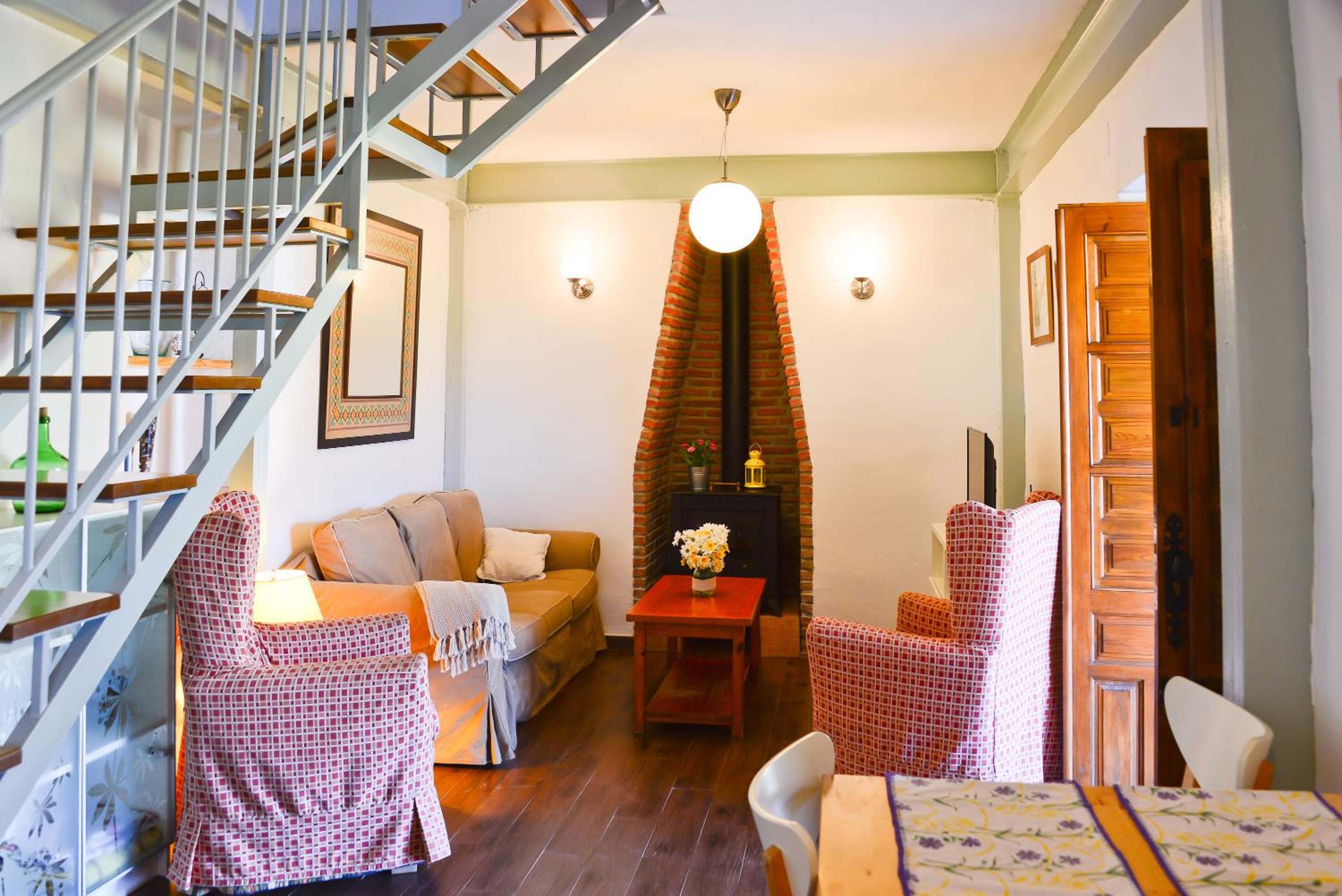 Two-Bedroom House - Photo 1