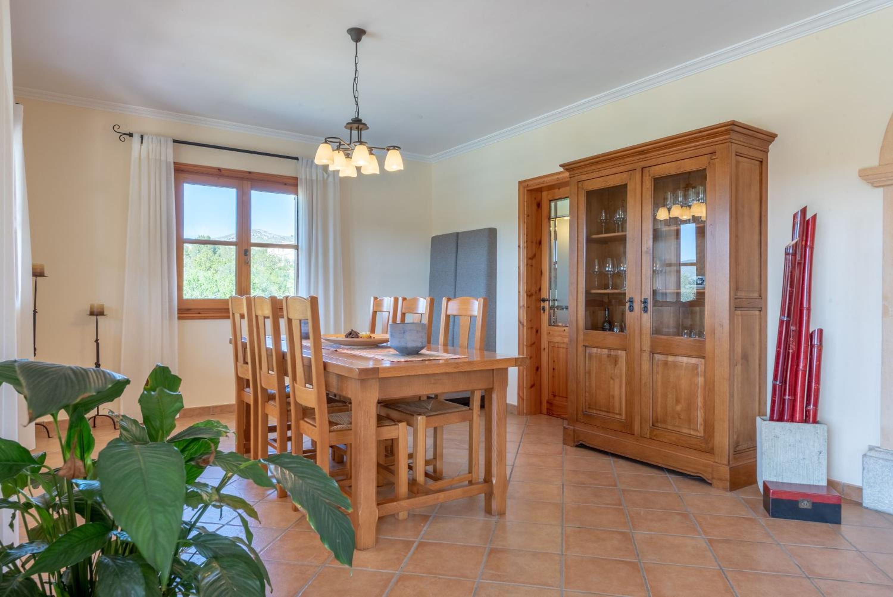 Villa photo 3