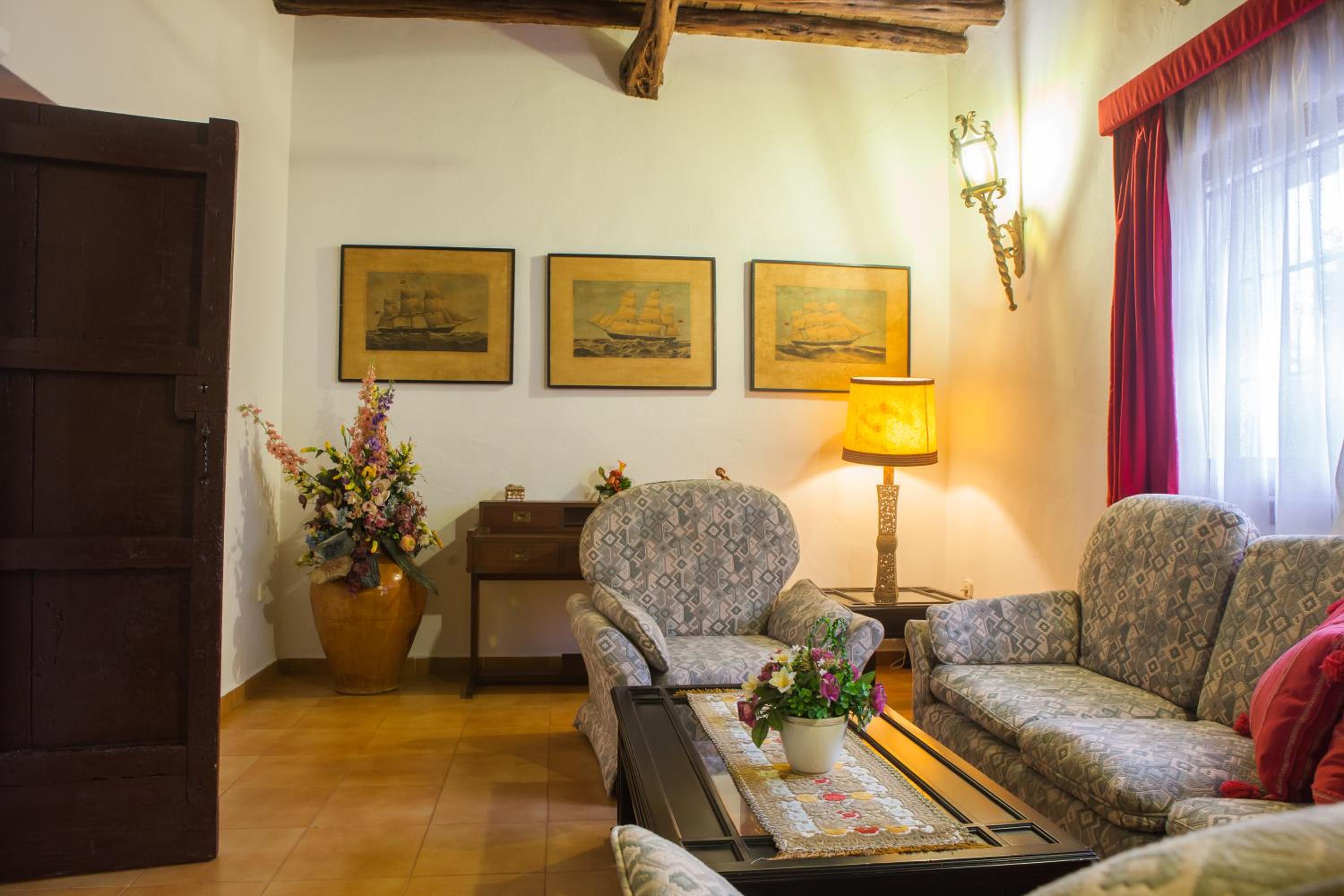 Villa photo 3