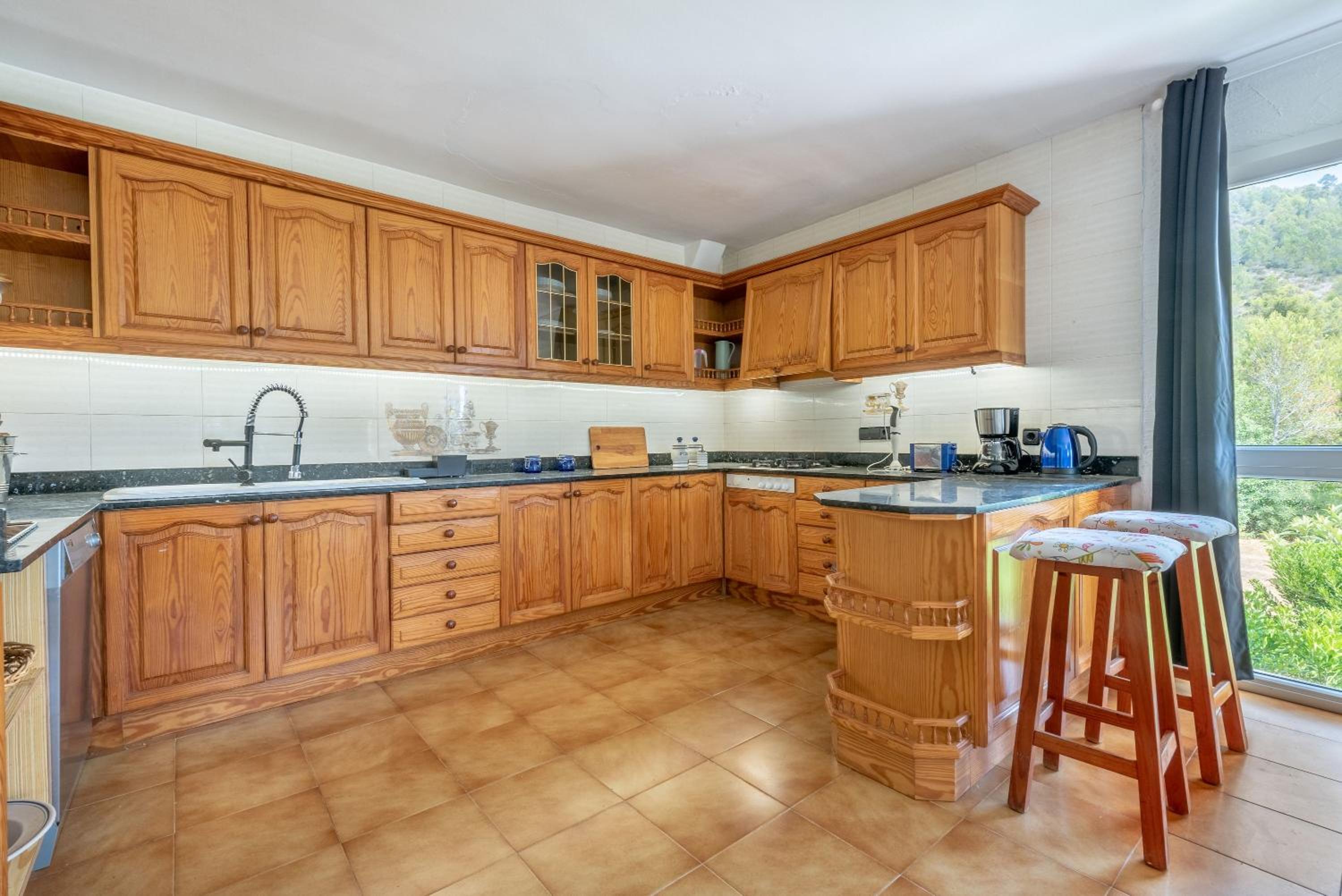 Villa with Sea View - Photo 15