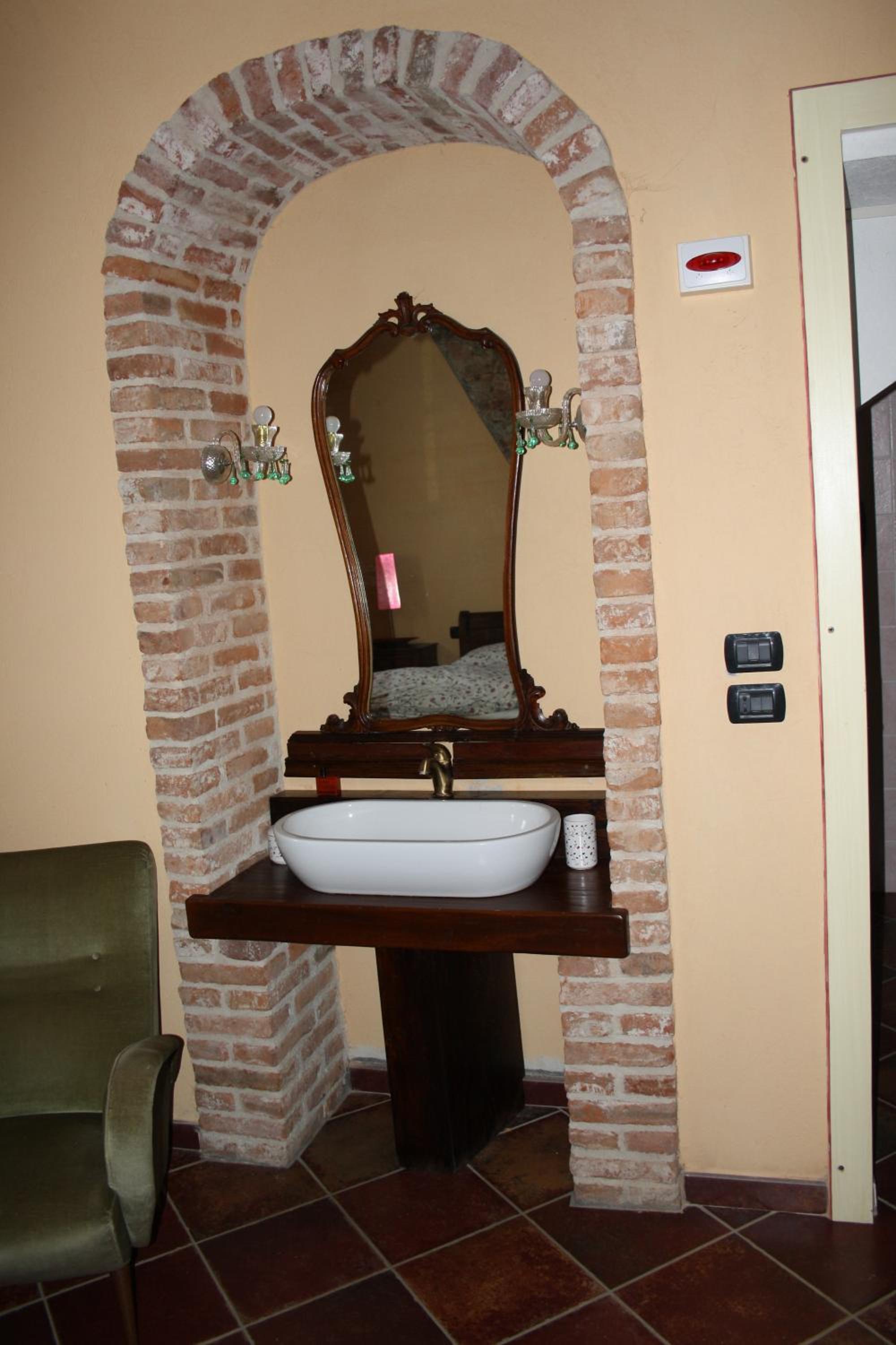 Double or Twin Room - Photo 5