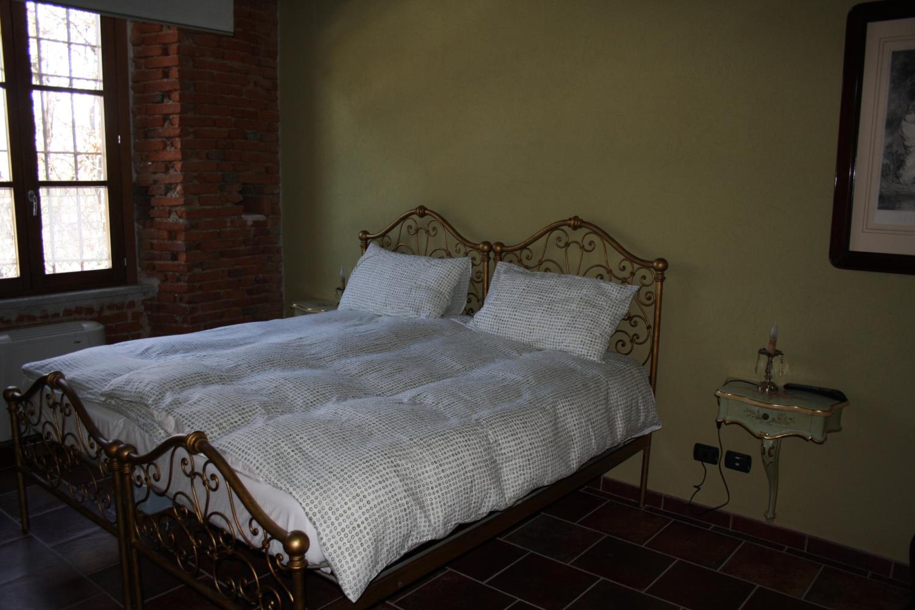 Double or Twin Room - Photo 6