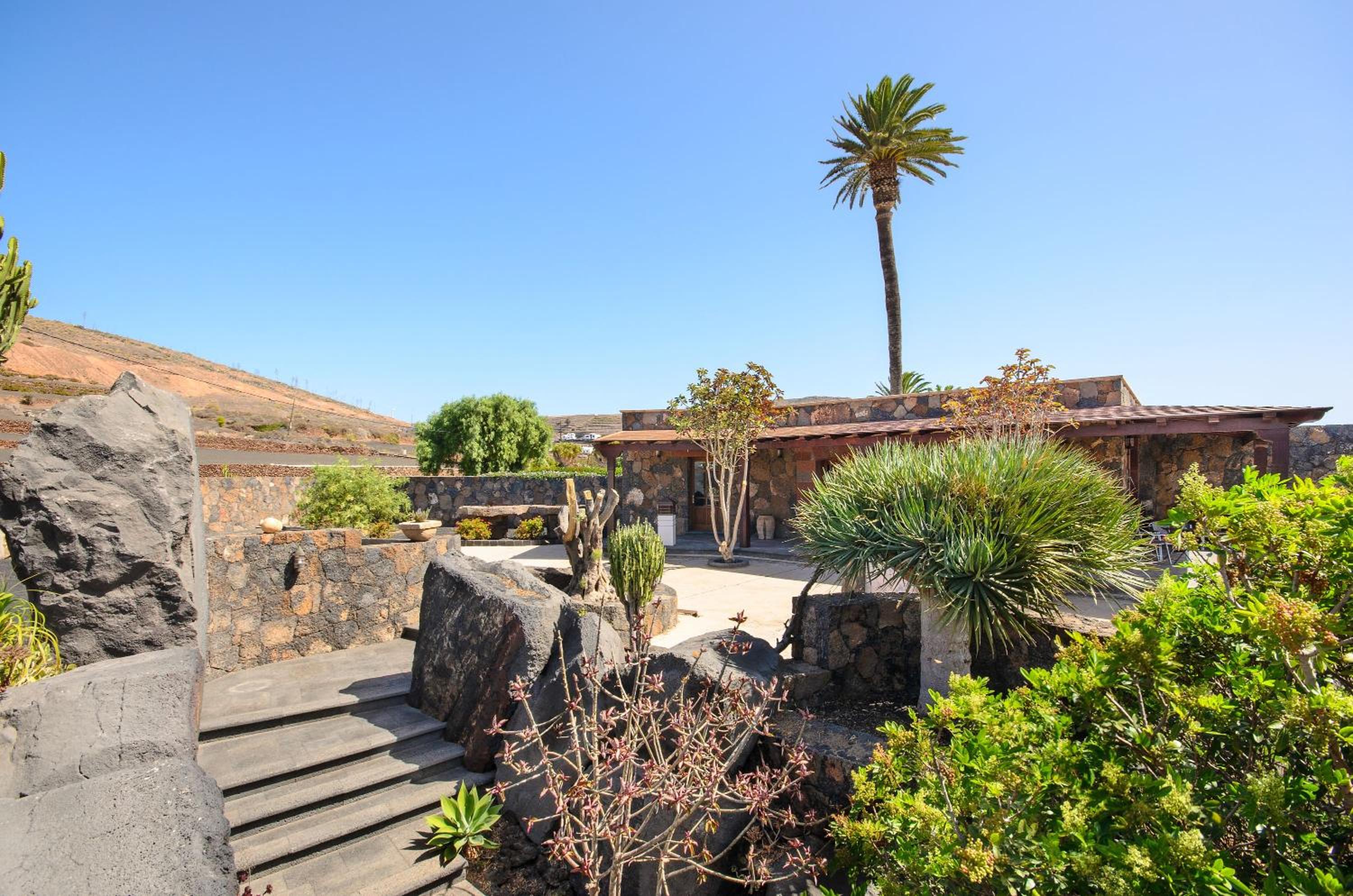 Villa photo 3