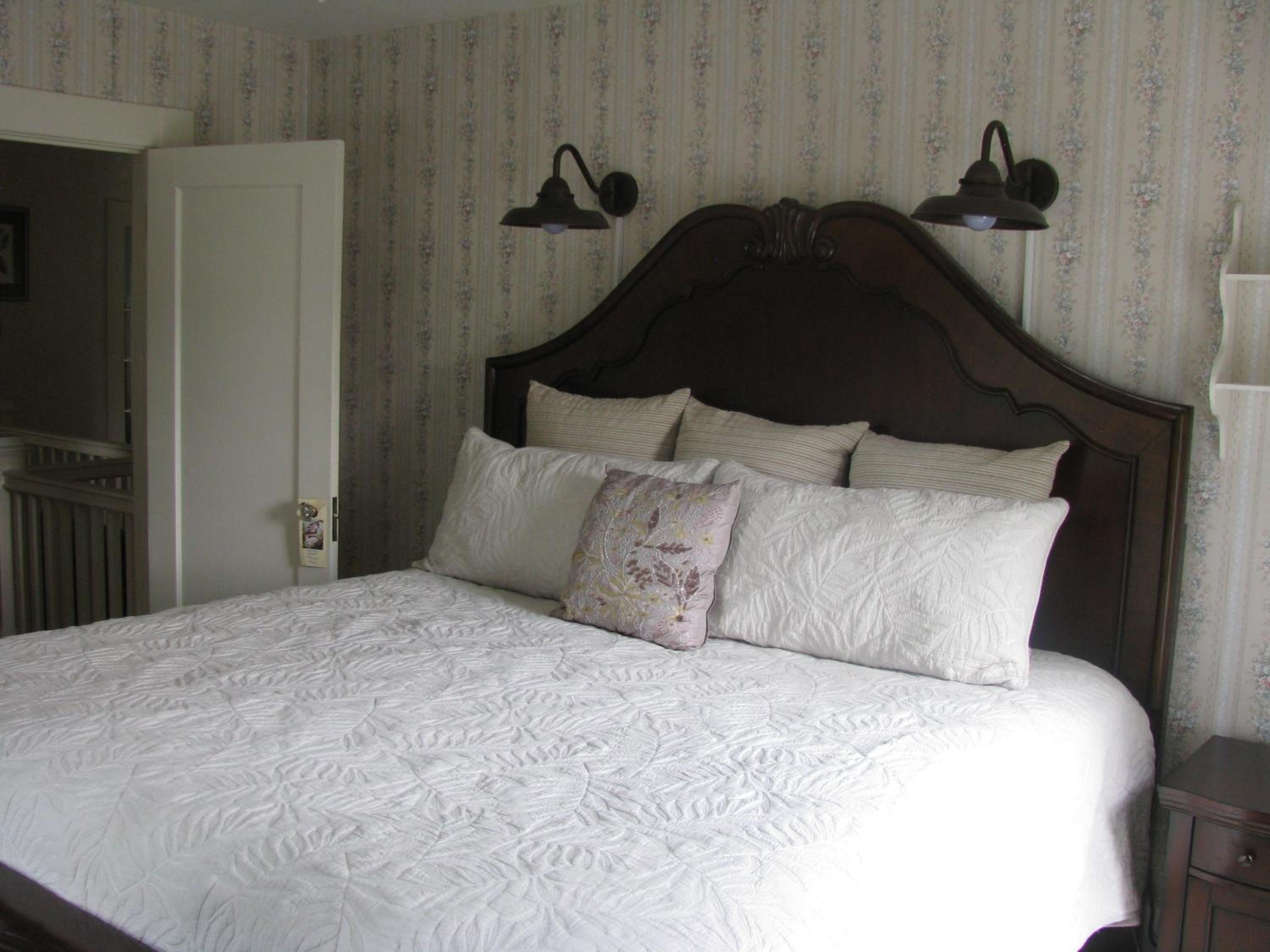Suite with Balcony - Photo 3