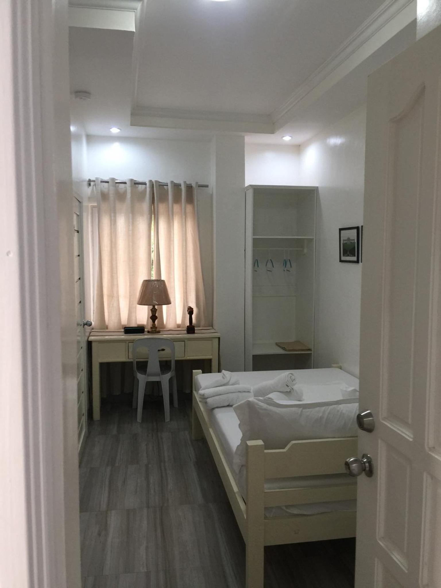 Deluxe Quadruple Room - Photo 4