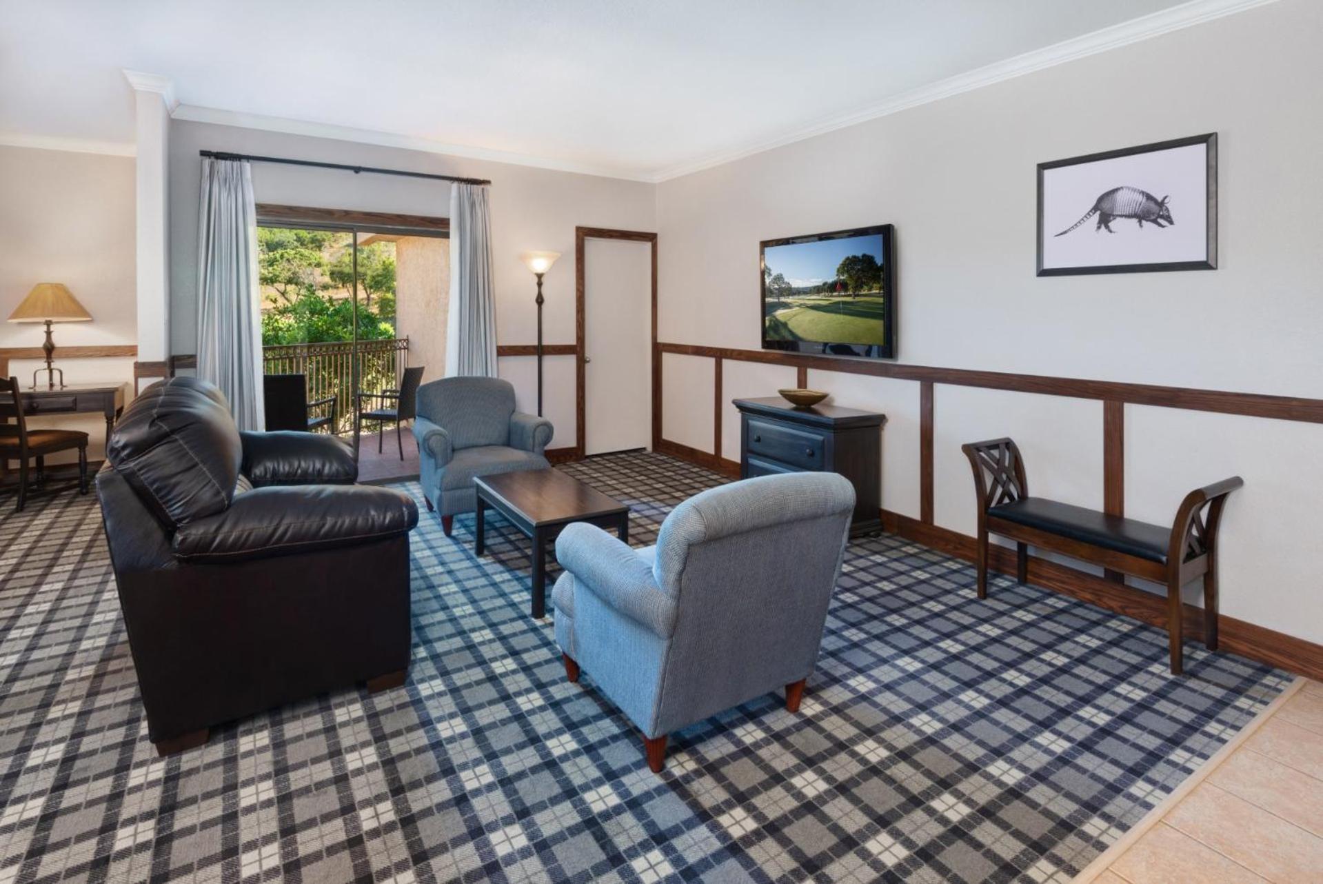 King Suite - Photo 2